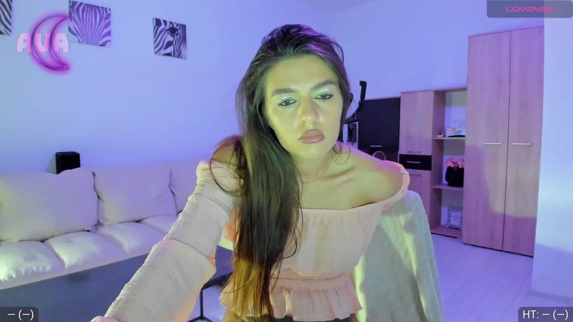 Gallery image thumbnail from AvaMoonlight's myfreecams stream on, 09/23/2023, 23:32 image 4 of 20