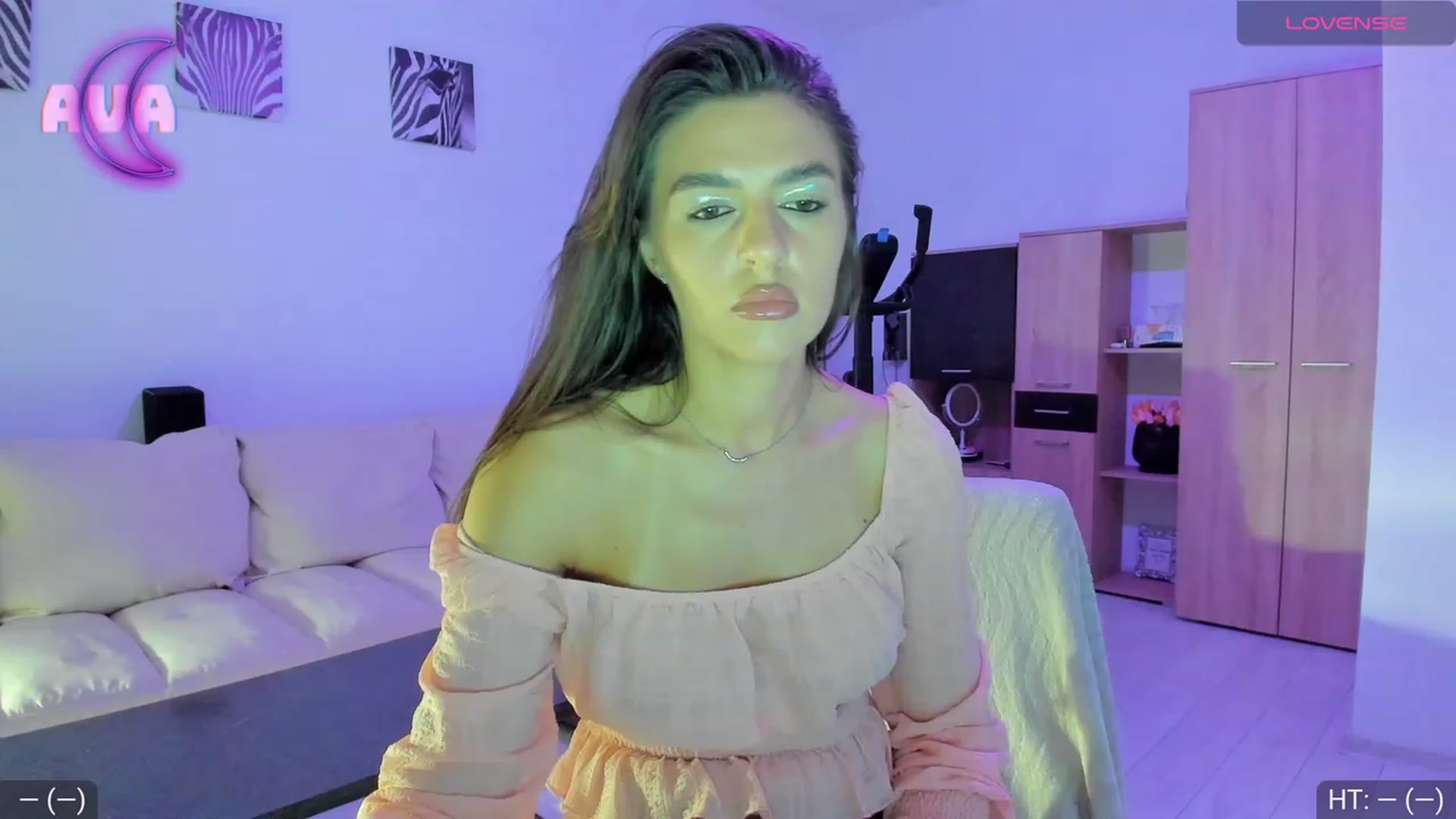 Gallery image thumbnail from AvaMoonlight's myfreecams stream on, 09/23/2023, 23:32 image 2 of 20