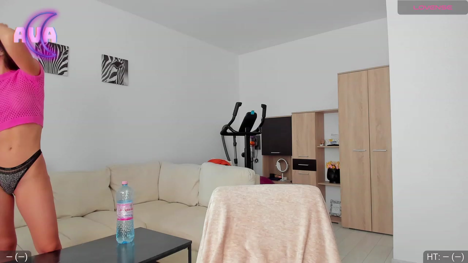Gallery image thumbnail from AvaMoonlight's myfreecams stream on, 10/03/2023, 16:14 image 2 of 20