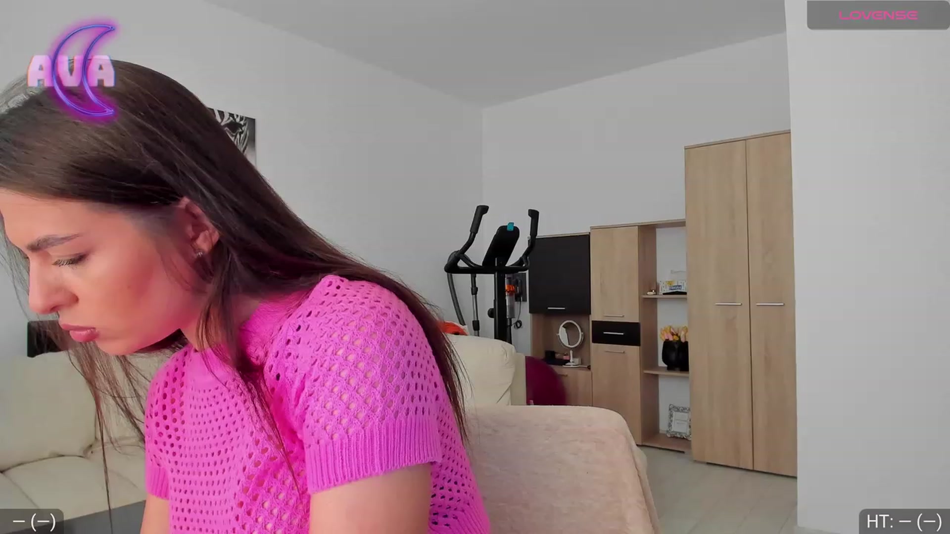 Gallery image thumbnail from AvaMoonlight's myfreecams stream on, 10/03/2023, 16:14 image 6 of 20