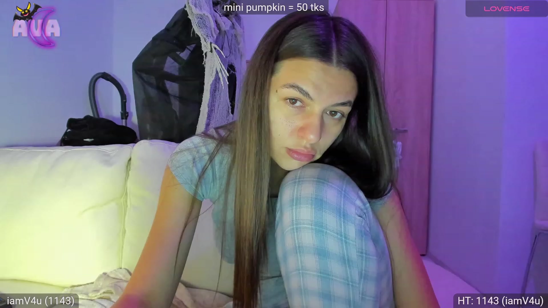Gallery image thumbnail from AvaMoonlight's myfreecams stream on, 10/18/2023, 23:01 image 19 of 20