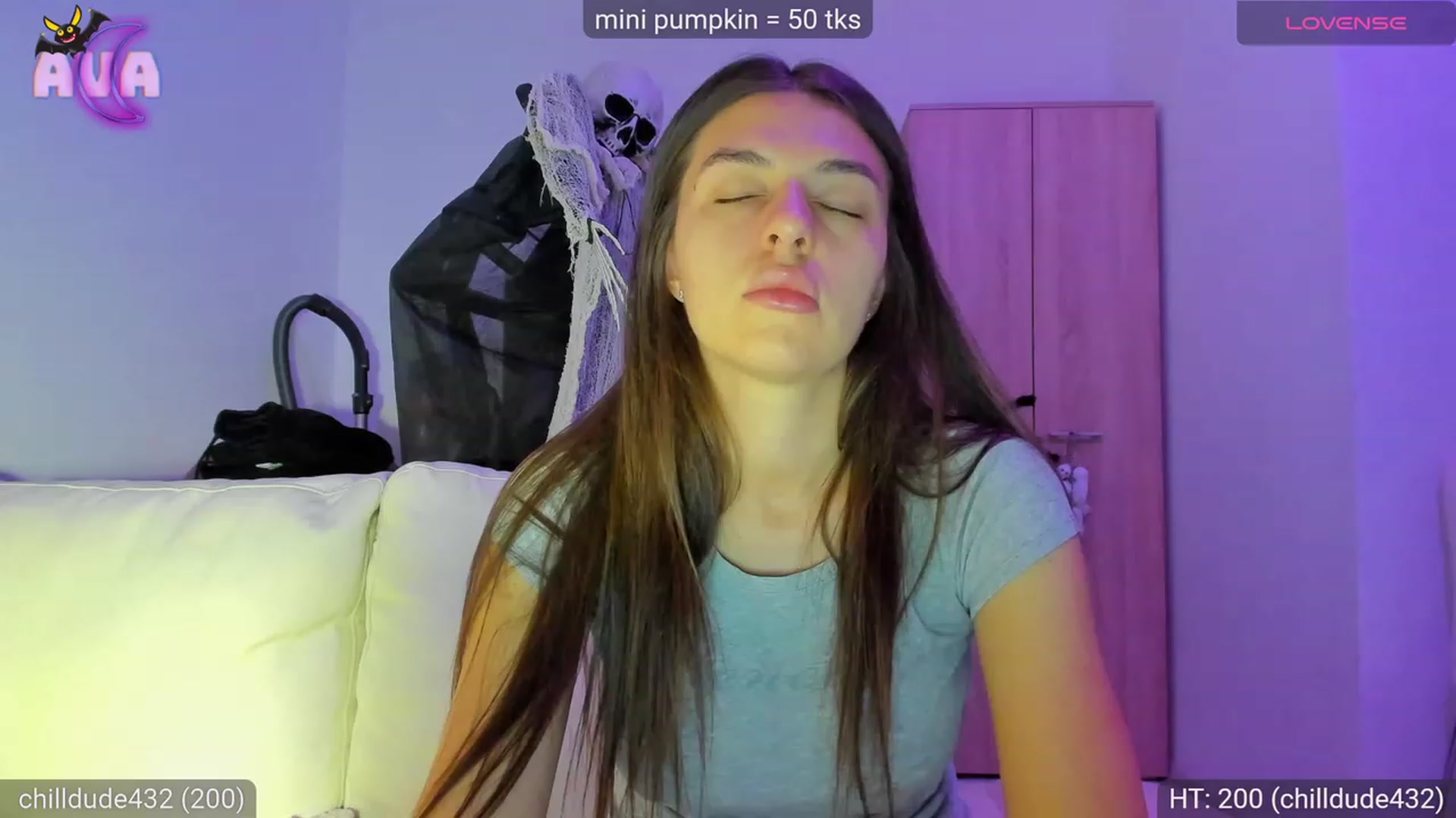Gallery image thumbnail from AvaMoonlight's myfreecams stream on, 10/18/2023, 23:01 image 10 of 20