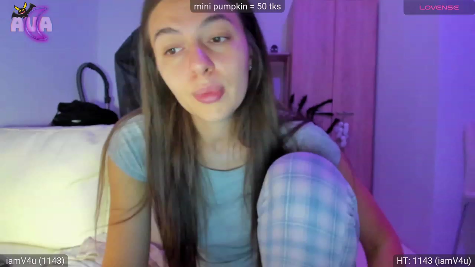 Gallery image thumbnail from AvaMoonlight's myfreecams stream on, 10/18/2023, 23:01 image 17 of 20