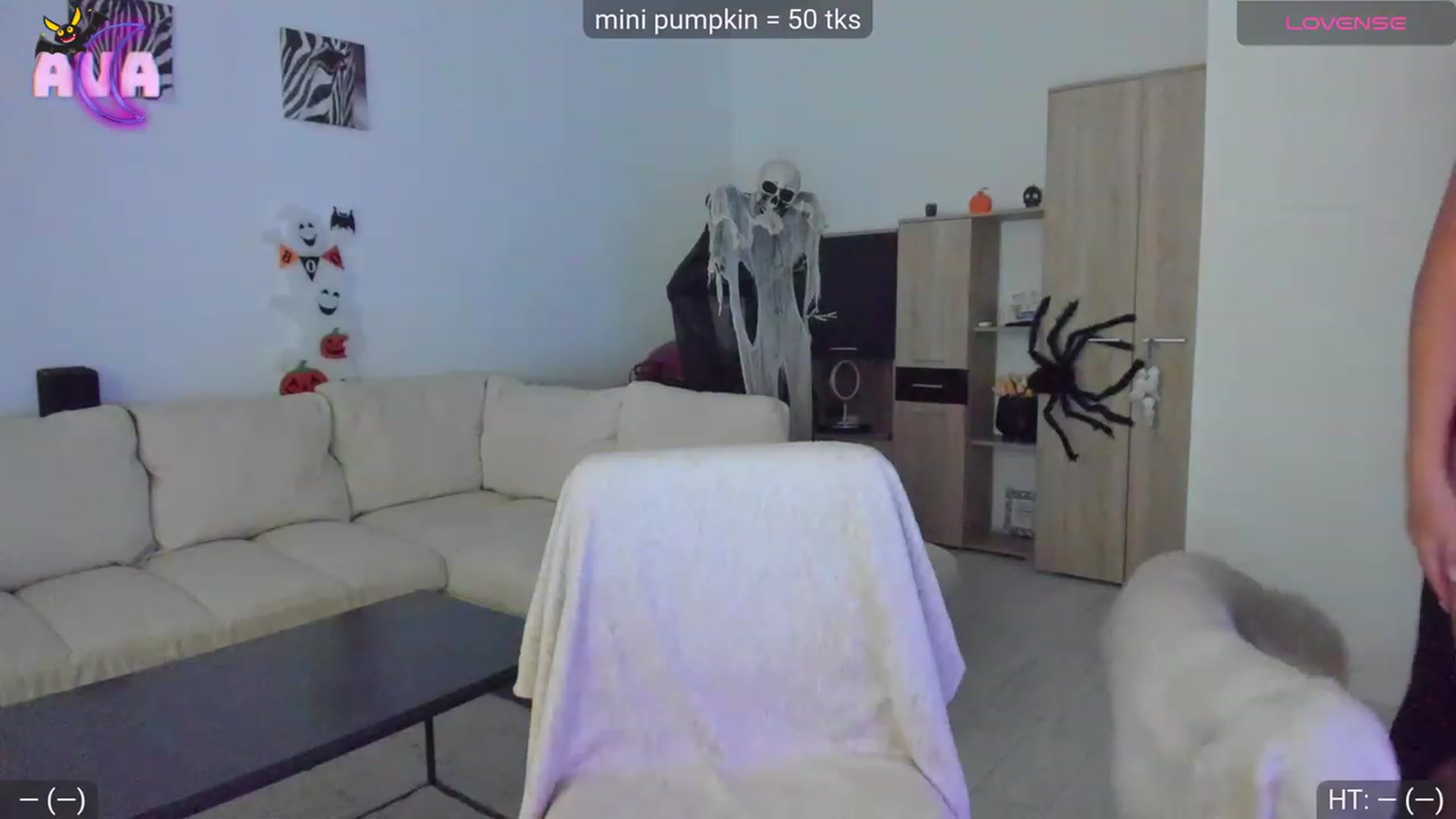 Gallery image thumbnail from AvaMoonlight's myfreecams stream on, 10/20/2023, 15:31 image 15 of 20