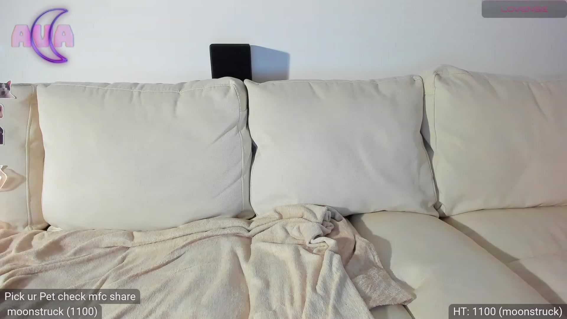 Gallery image thumbnail from AvaMoonlight's myfreecams stream on, 11/22/2023, 24:35 image 13 of 20
