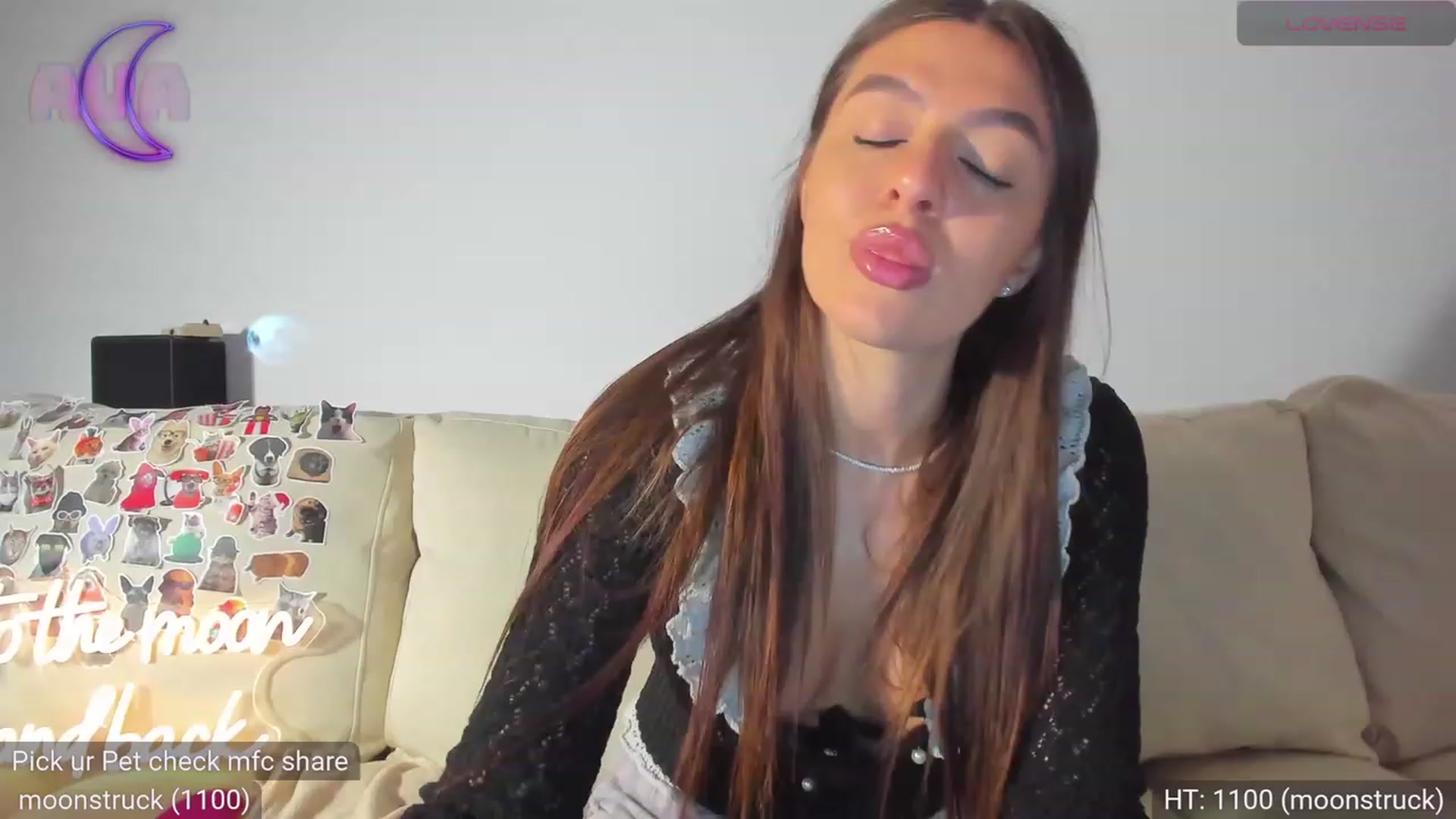 Gallery image thumbnail from AvaMoonlight's myfreecams stream on, 11/22/2023, 24:35 image 17 of 20