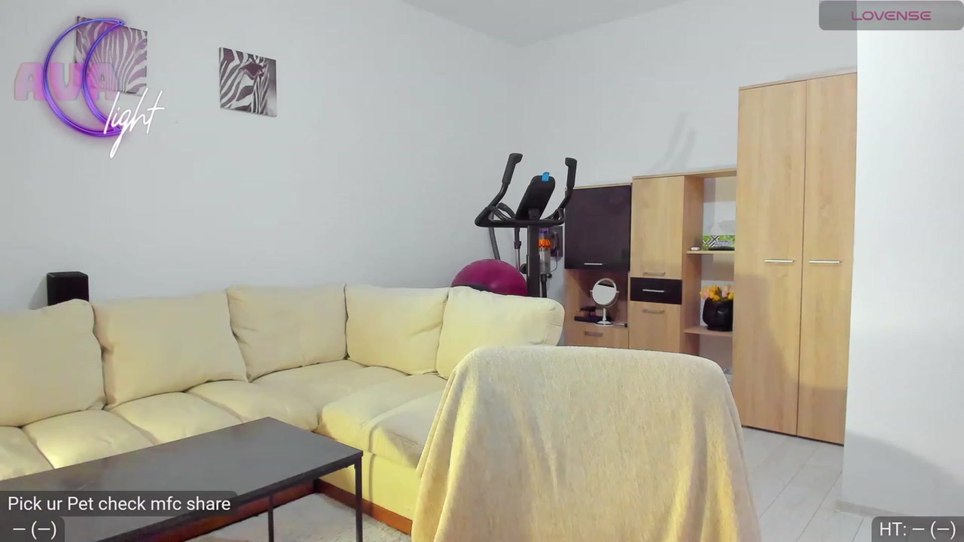 Gallery image thumbnail from AvaMoonlight's myfreecams stream on, 11/24/2023, 16:23 image 7 of 20