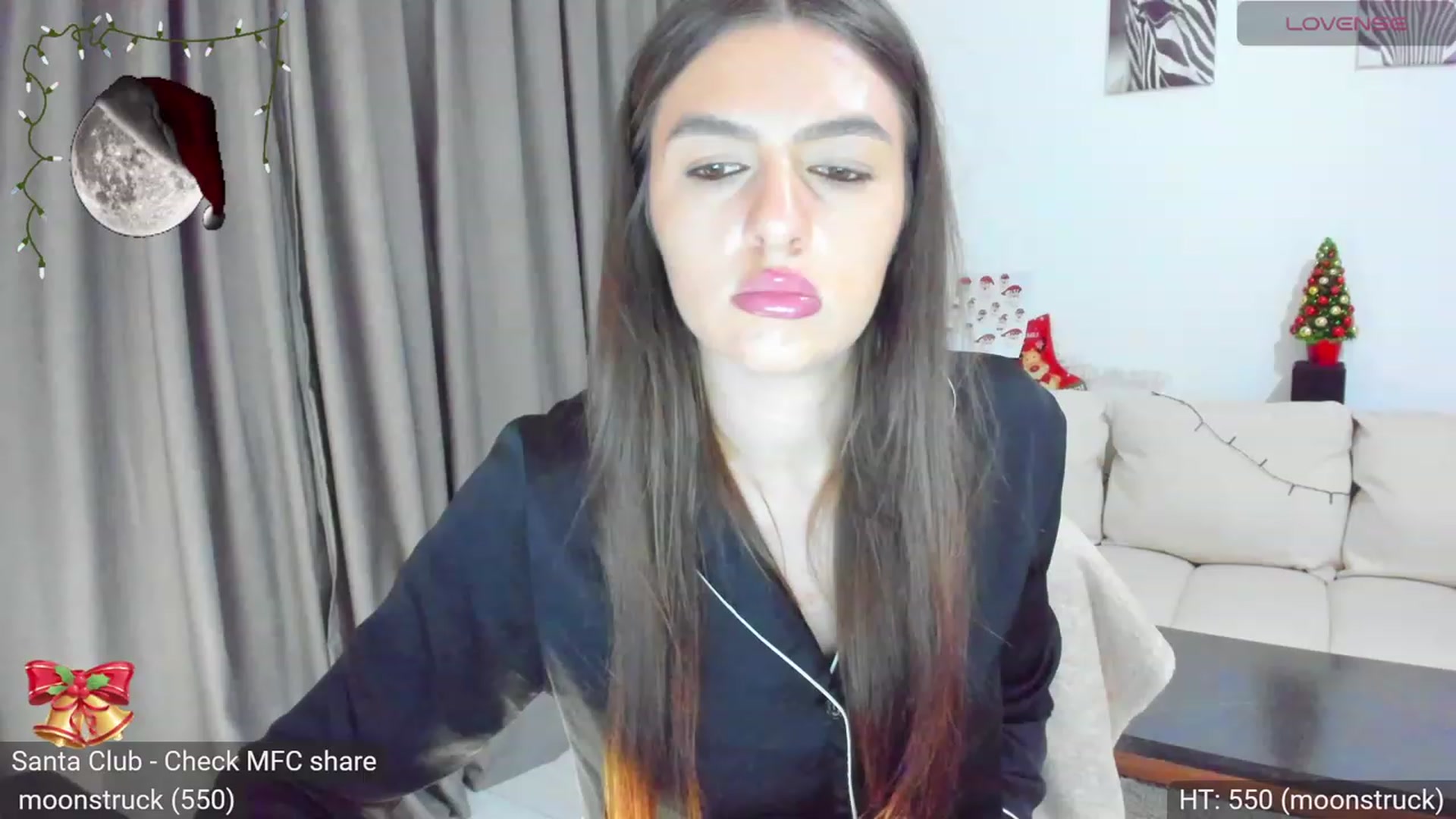 Gallery image thumbnail from AvaMoonlight's myfreecams stream on, 12/20/2023, 01:09 image 3 of 20