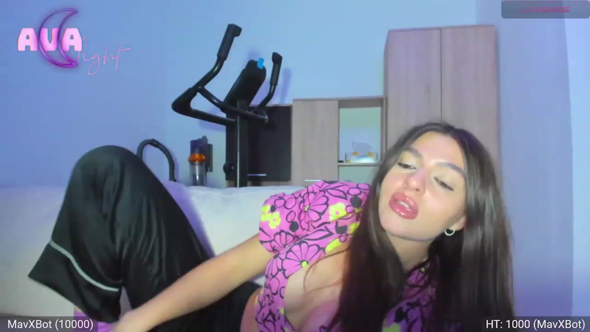 Gallery image thumbnail from AvaMoonlight's myfreecams stream on, 01/09/2024, 24:01 image 6 of 20
