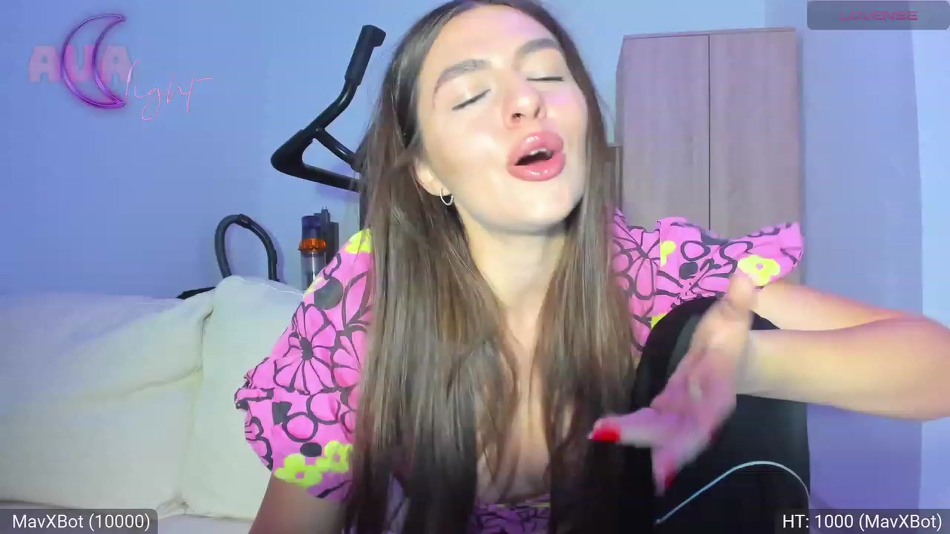 Gallery image thumbnail from AvaMoonlight's myfreecams stream on, 01/09/2024, 24:01 image 3 of 20