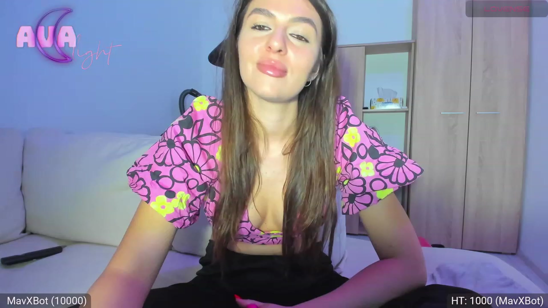Gallery image thumbnail from AvaMoonlight's myfreecams stream on, 01/09/2024, 24:01 image 10 of 20