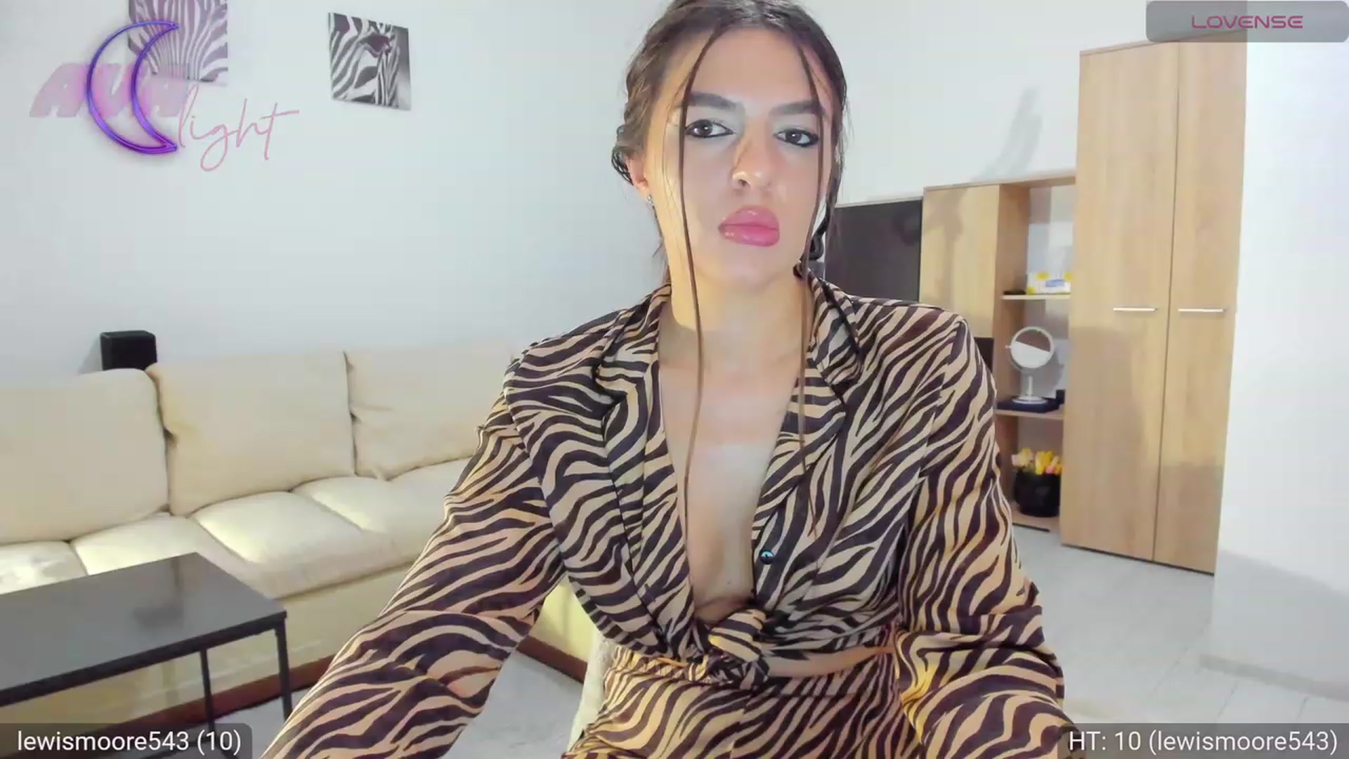 Gallery image thumbnail from AvaMoonlight's myfreecams stream on, 01/12/2024, 24:00 image 12 of 20