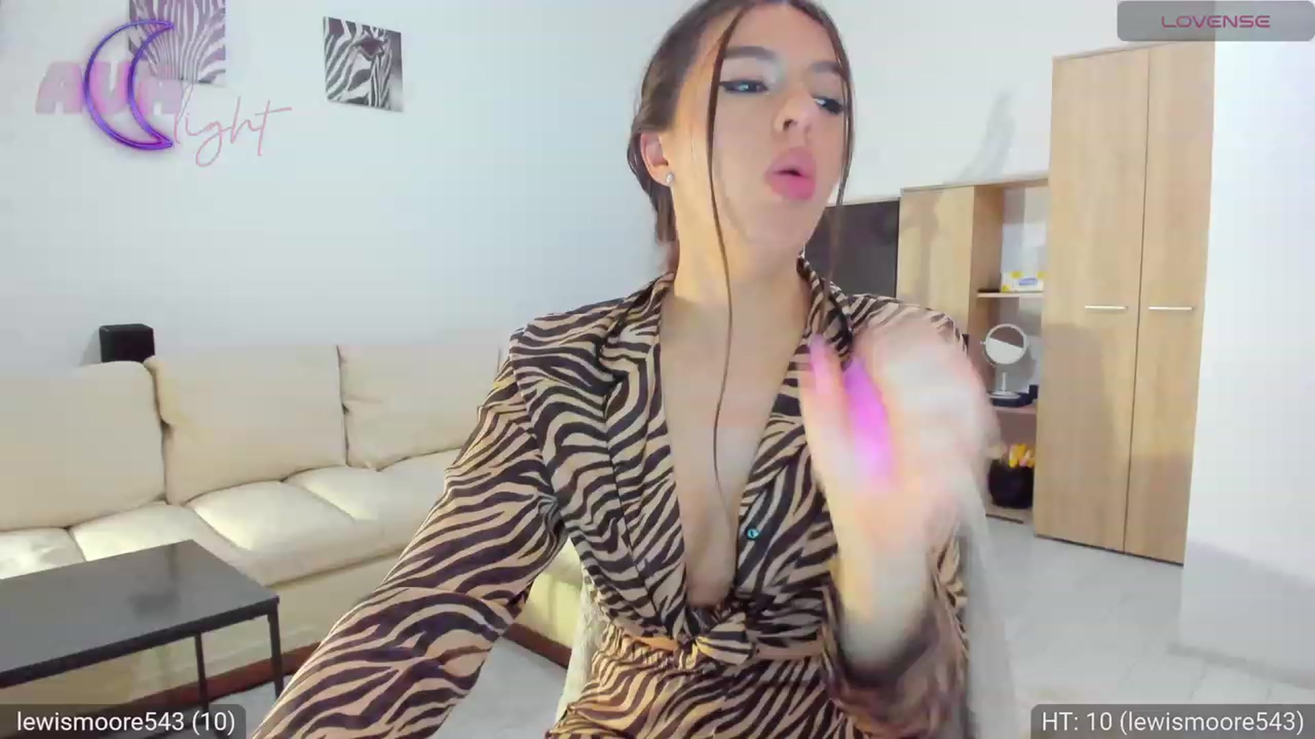 Gallery image thumbnail from AvaMoonlight's myfreecams stream on, 01/12/2024, 24:00 image 8 of 20