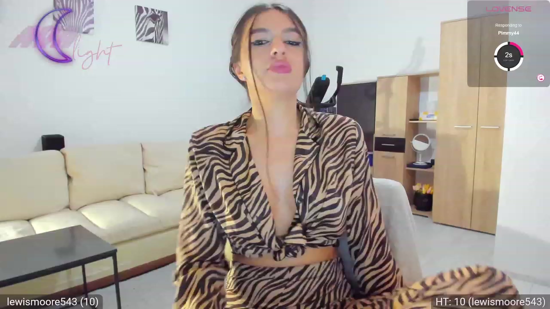 Gallery image thumbnail from AvaMoonlight's myfreecams stream on, 01/12/2024, 24:00 image 14 of 20