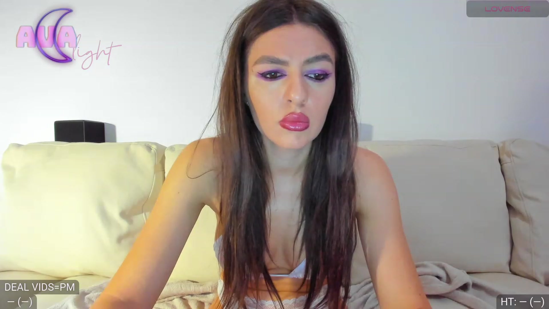 Gallery image thumbnail from AvaMoonlight's myfreecams stream on, 01/23/2024, 23:05 image 15 of 20