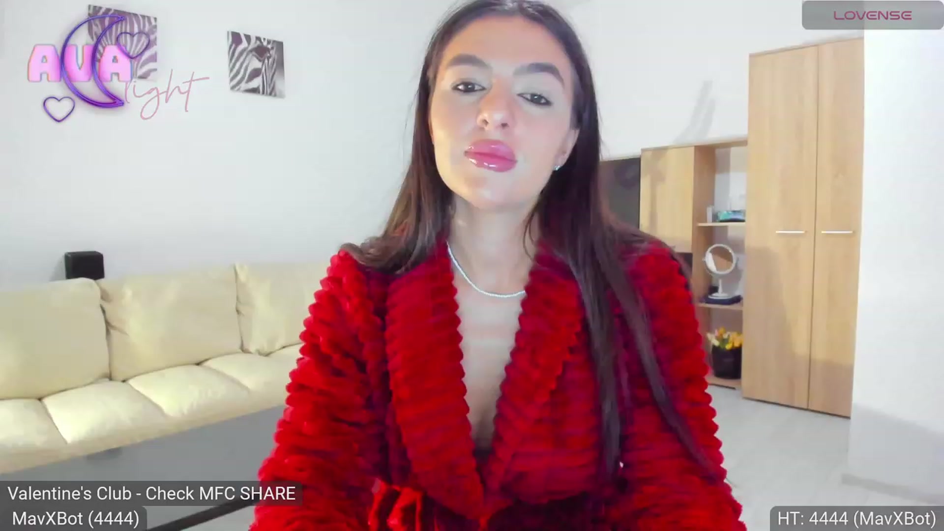 Gallery image thumbnail from AvaMoonlight's myfreecams stream on, 02/02/2024, 24:30 image 1 of 20