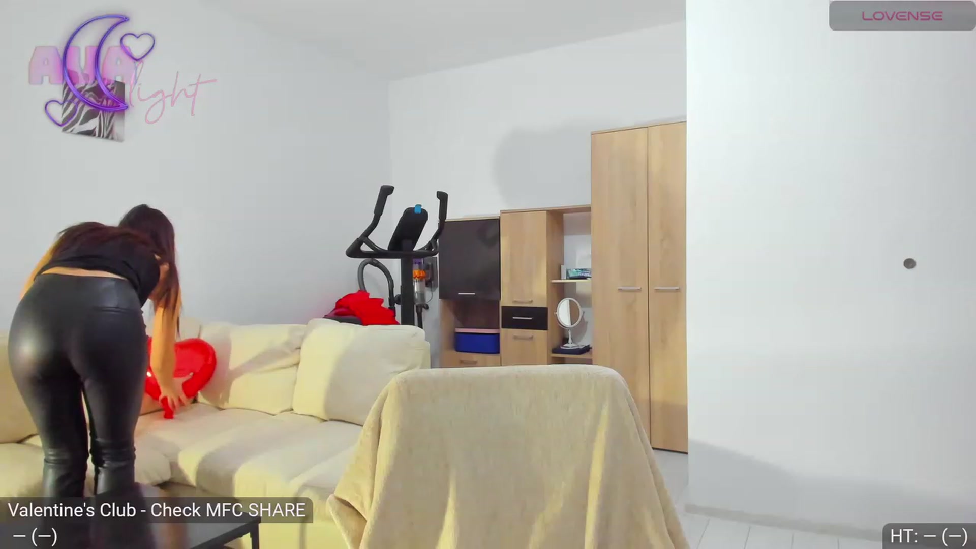 Gallery image thumbnail from AvaMoonlight's myfreecams stream on, 02/02/2024, 16:14 image 10 of 20