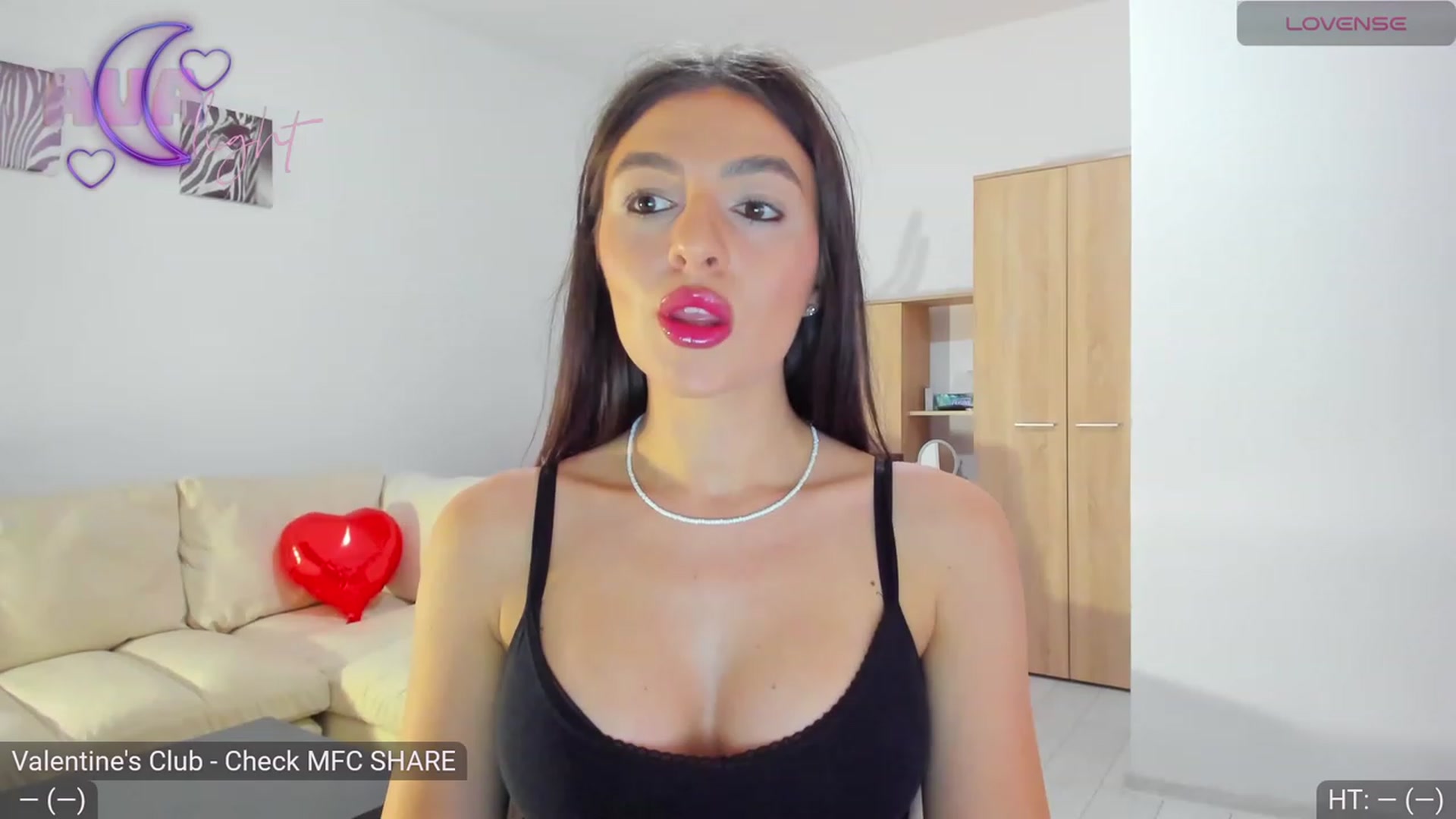 Gallery image thumbnail from AvaMoonlight's myfreecams stream on, 02/02/2024, 16:14 image 15 of 20