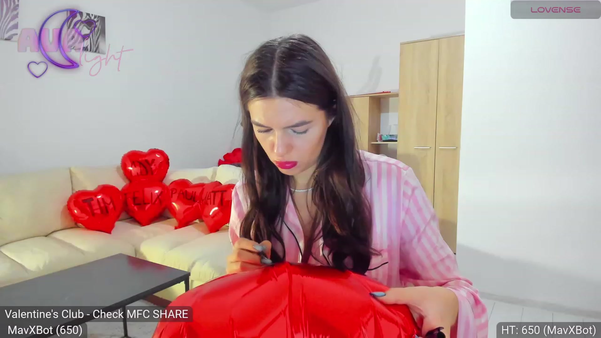 Gallery image thumbnail from AvaMoonlight's myfreecams stream on, 02/05/2024, 24:02 image 15 of 20