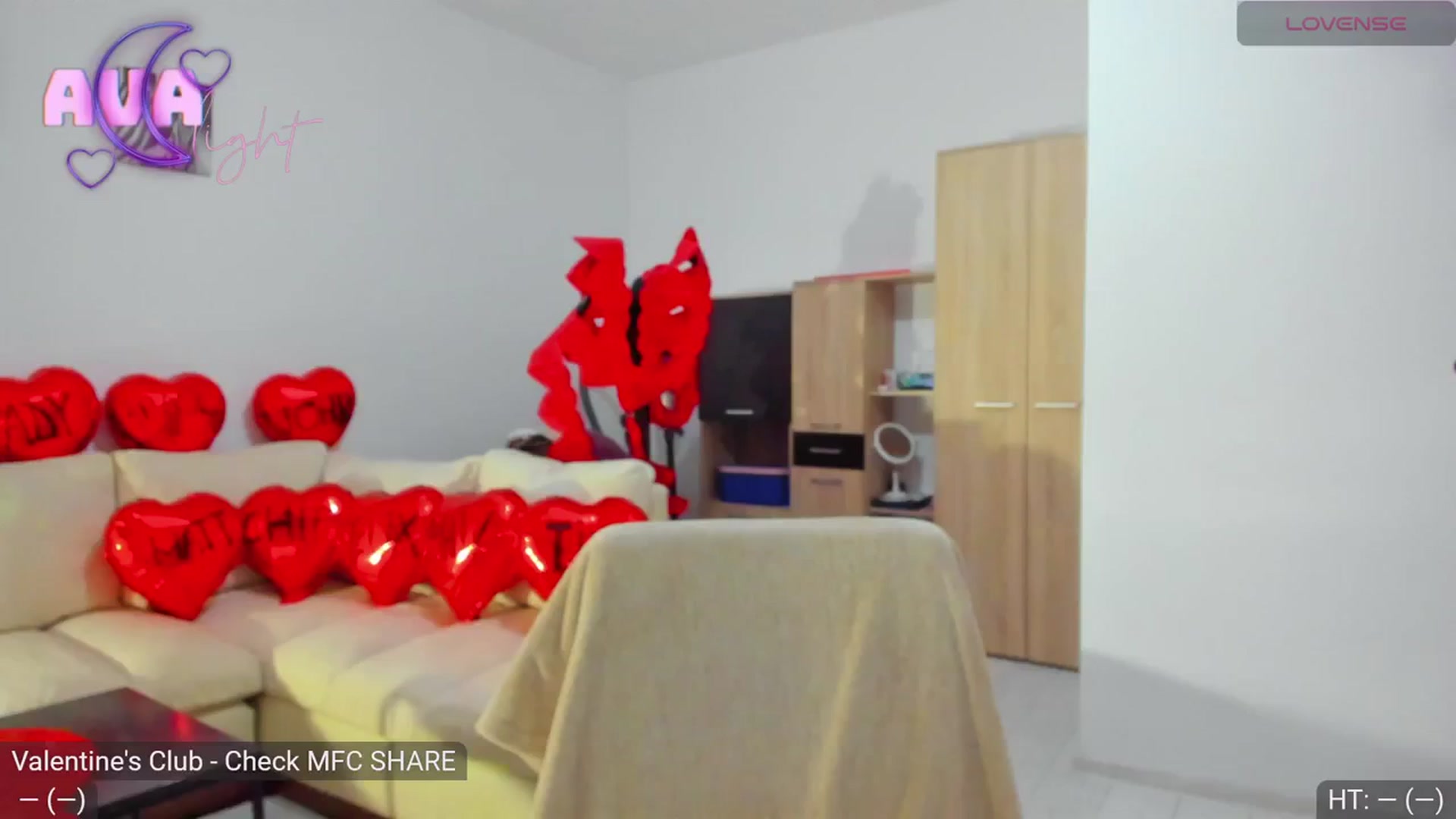 Gallery image thumbnail from AvaMoonlight's myfreecams stream on, 02/06/2024, 23:56 image 7 of 20