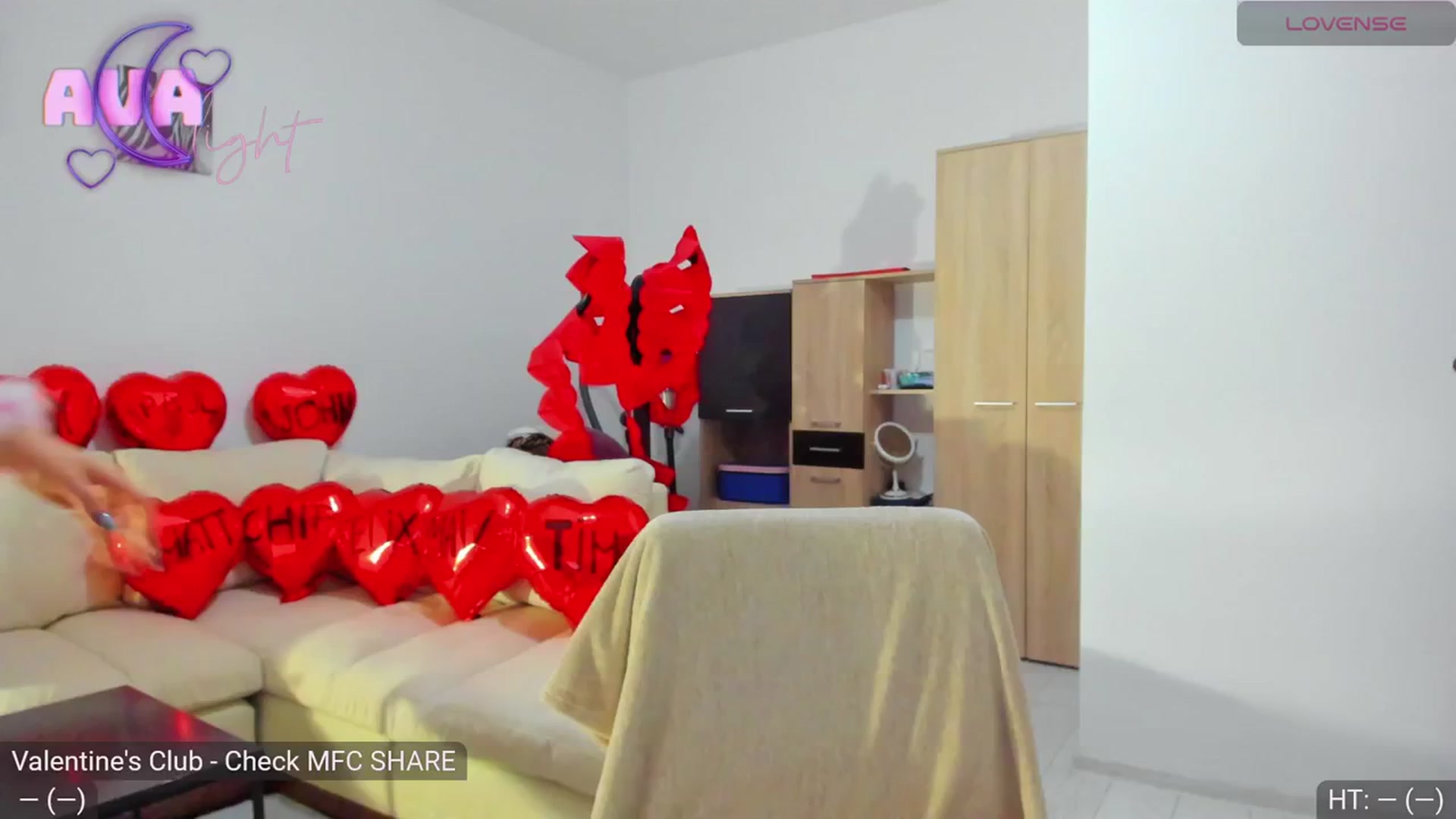 Gallery image thumbnail from AvaMoonlight's myfreecams stream on, 02/06/2024, 23:56 image 11 of 20