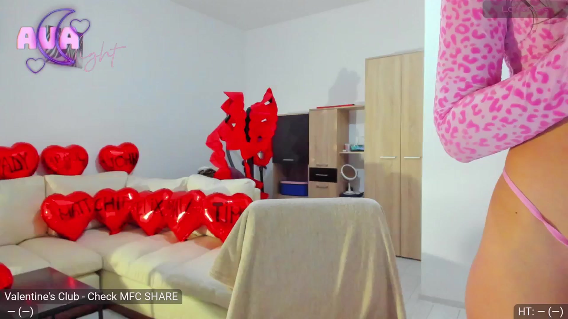 Gallery image thumbnail from AvaMoonlight's myfreecams stream on, 02/06/2024, 23:56 image 9 of 20