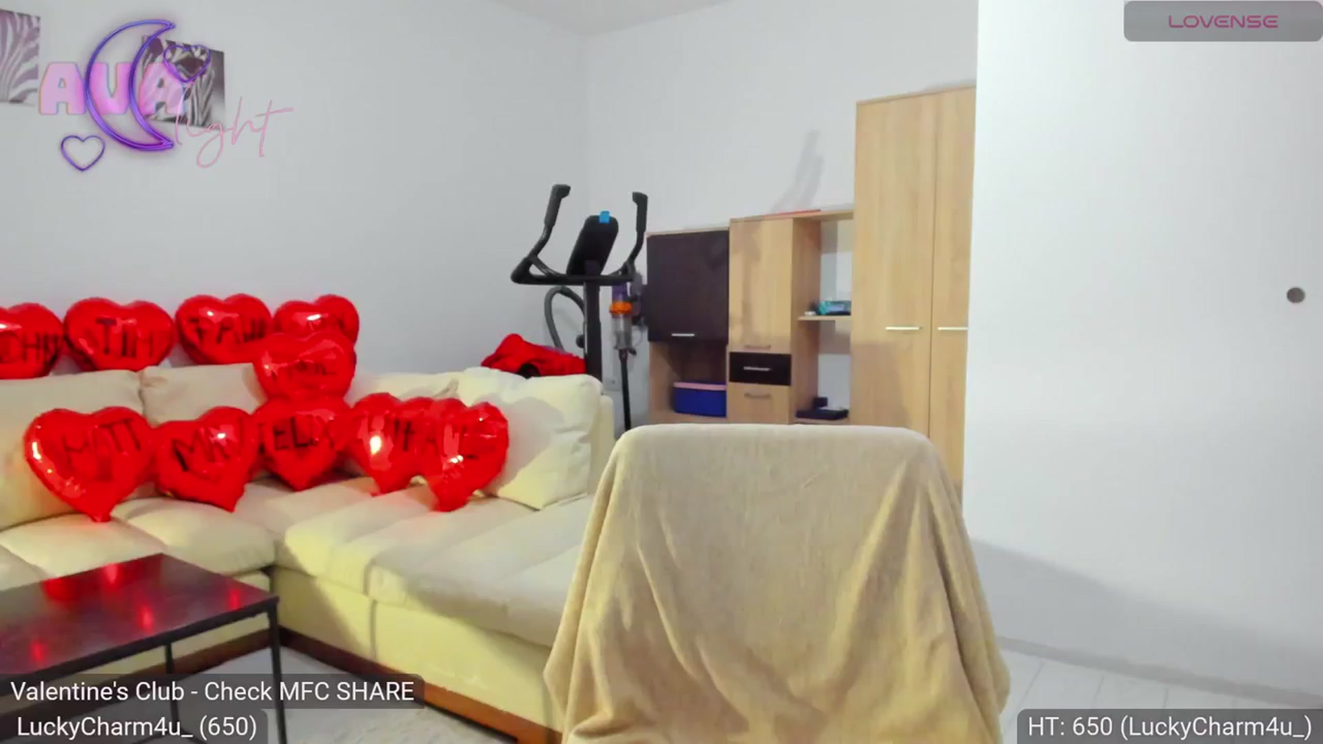 Gallery image thumbnail from AvaMoonlight's myfreecams stream on, 02/07/2024, 16:46 image 11 of 20