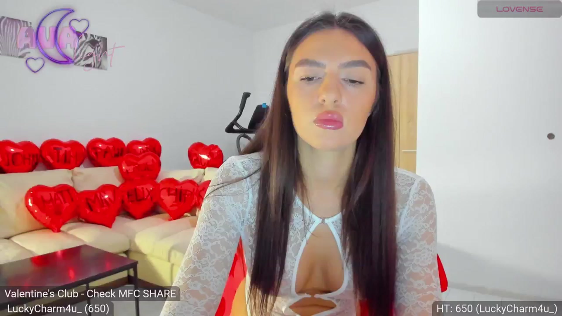 Gallery image thumbnail from AvaMoonlight's myfreecams stream on, 02/07/2024, 17:03 image 15 of 20