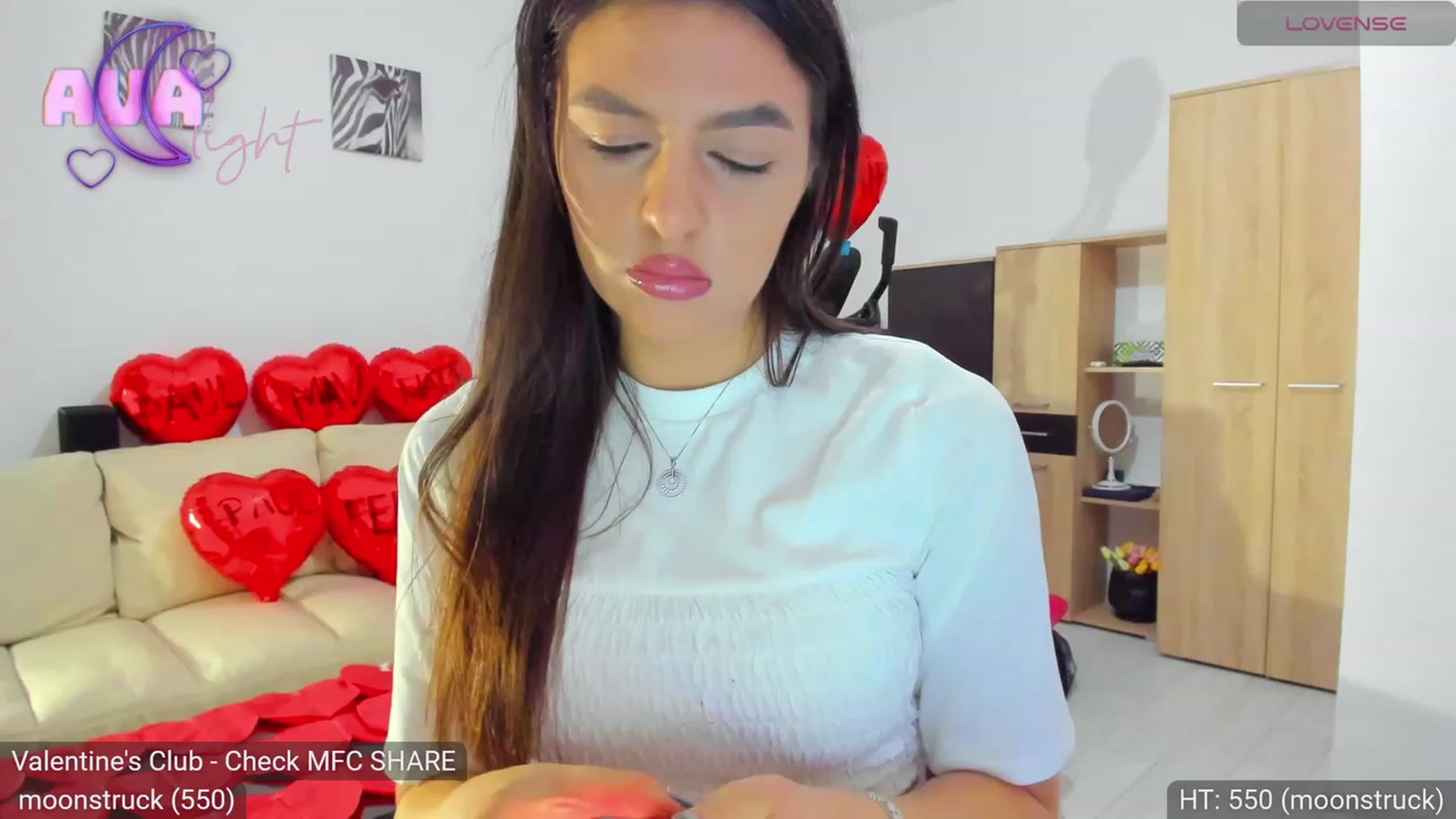 Gallery image thumbnail from AvaMoonlight's myfreecams stream on, 02/11/2024, 01:08 image 2 of 20