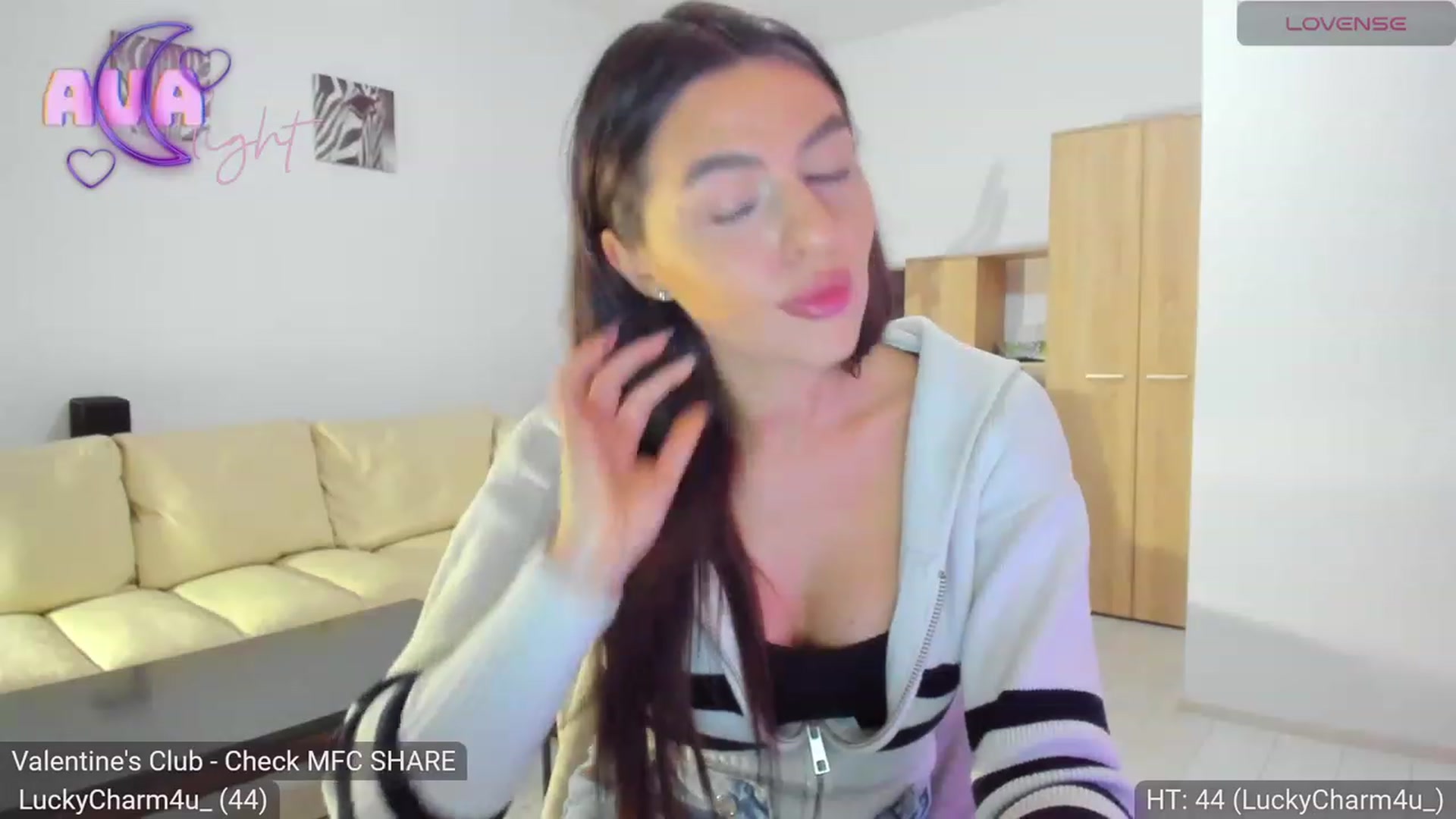 Gallery image thumbnail from AvaMoonlight's myfreecams stream on, 02/15/2024, 17:11 image 17 of 20