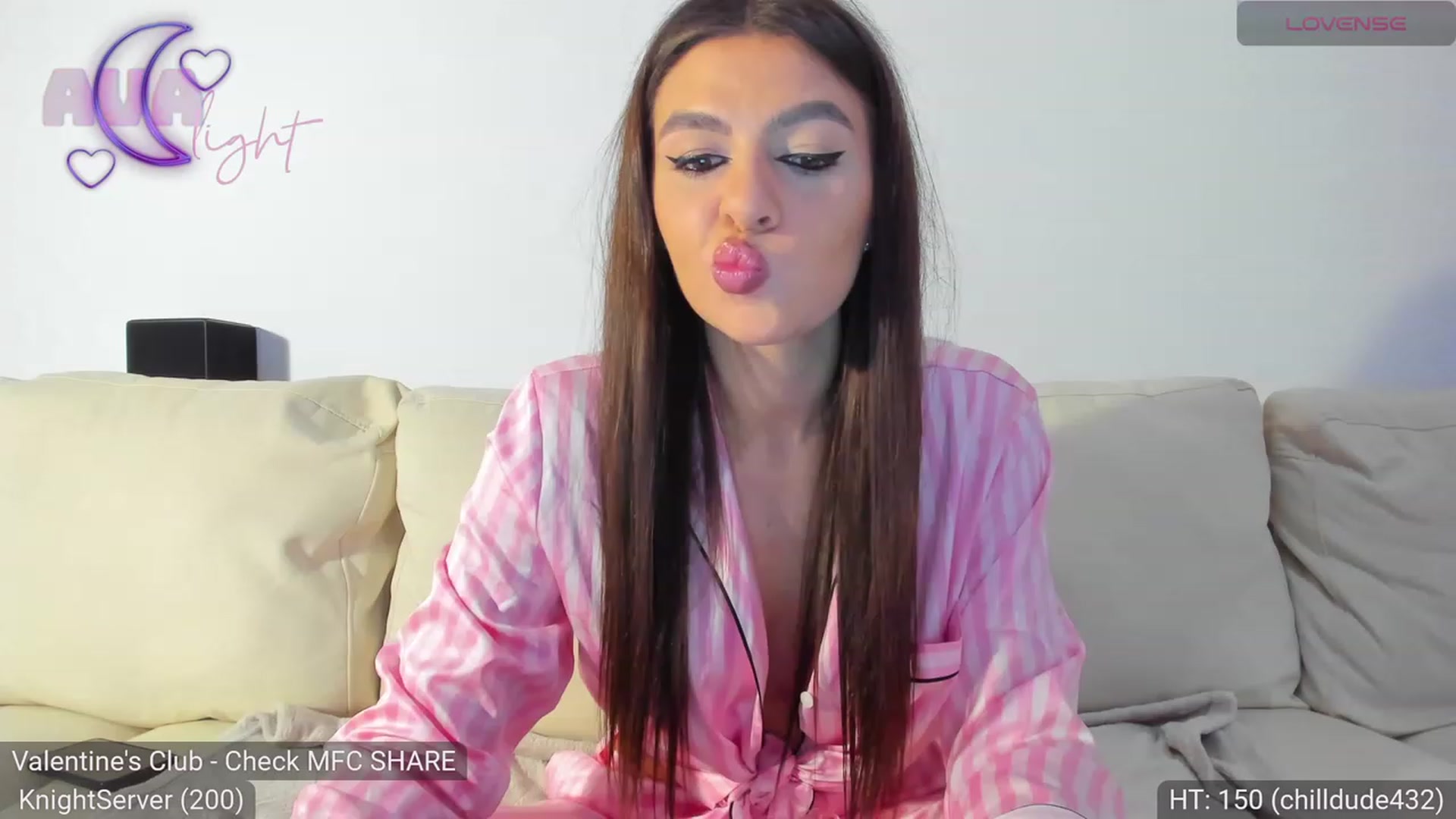 Gallery image thumbnail from AvaMoonlight's myfreecams stream on, 02/18/2024, 24:01 image 17 of 20