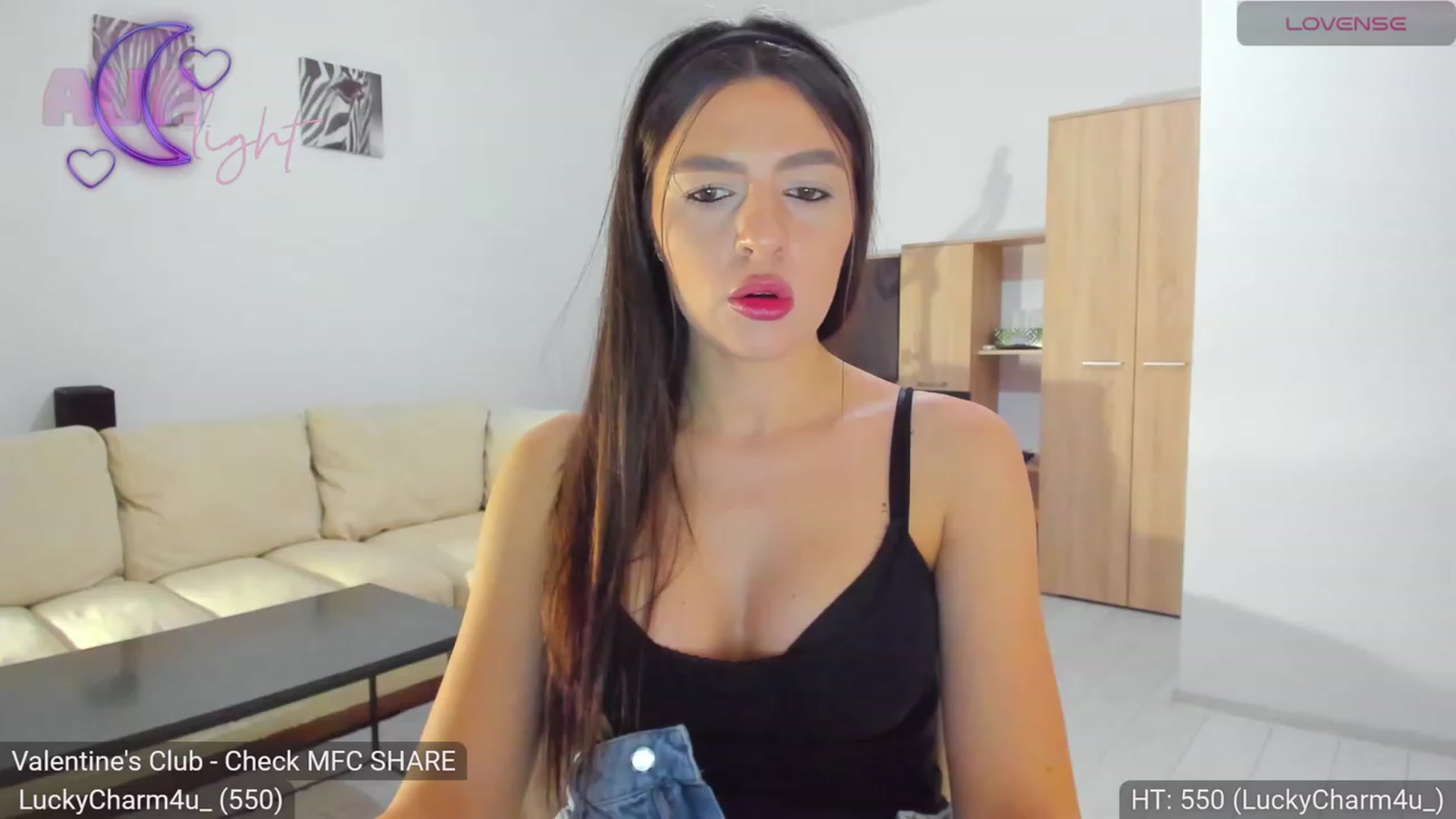 Gallery image thumbnail from AvaMoonlight's myfreecams stream on, 02/21/2024, 17:02 image 16 of 20