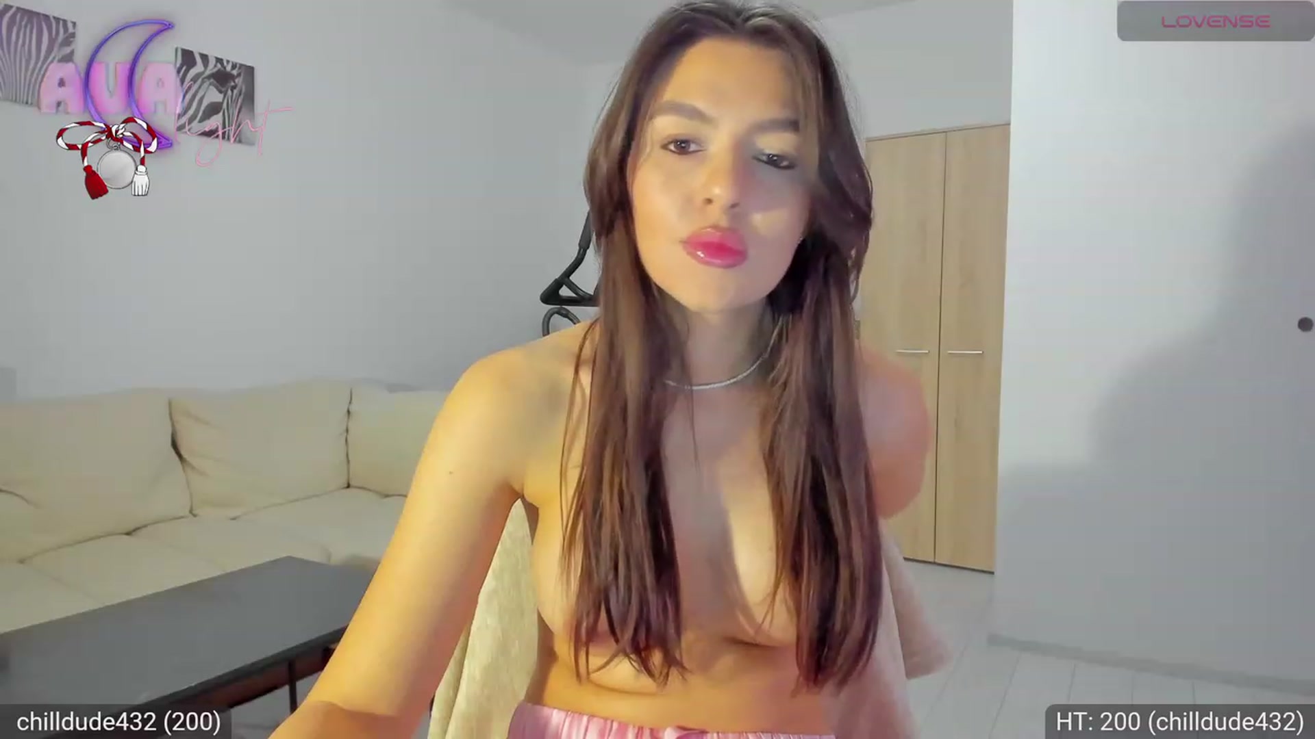 Gallery image thumbnail from AvaMoonlight's myfreecams stream on, 03/10/2024, 16:18 image 9 of 20