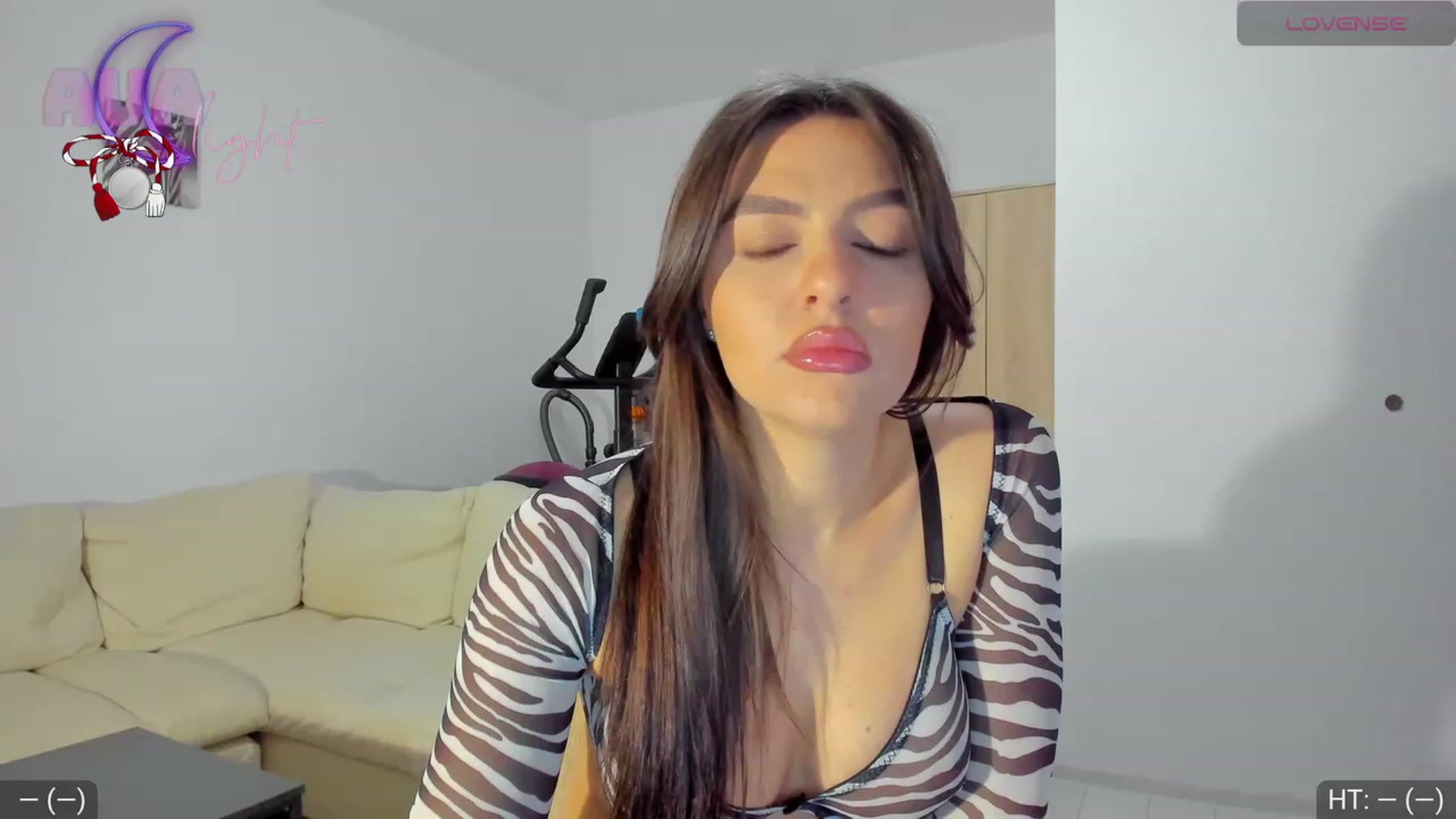 Gallery image thumbnail from AvaMoonlight's myfreecams stream on, 03/12/2024, 24:02 image 4 of 20