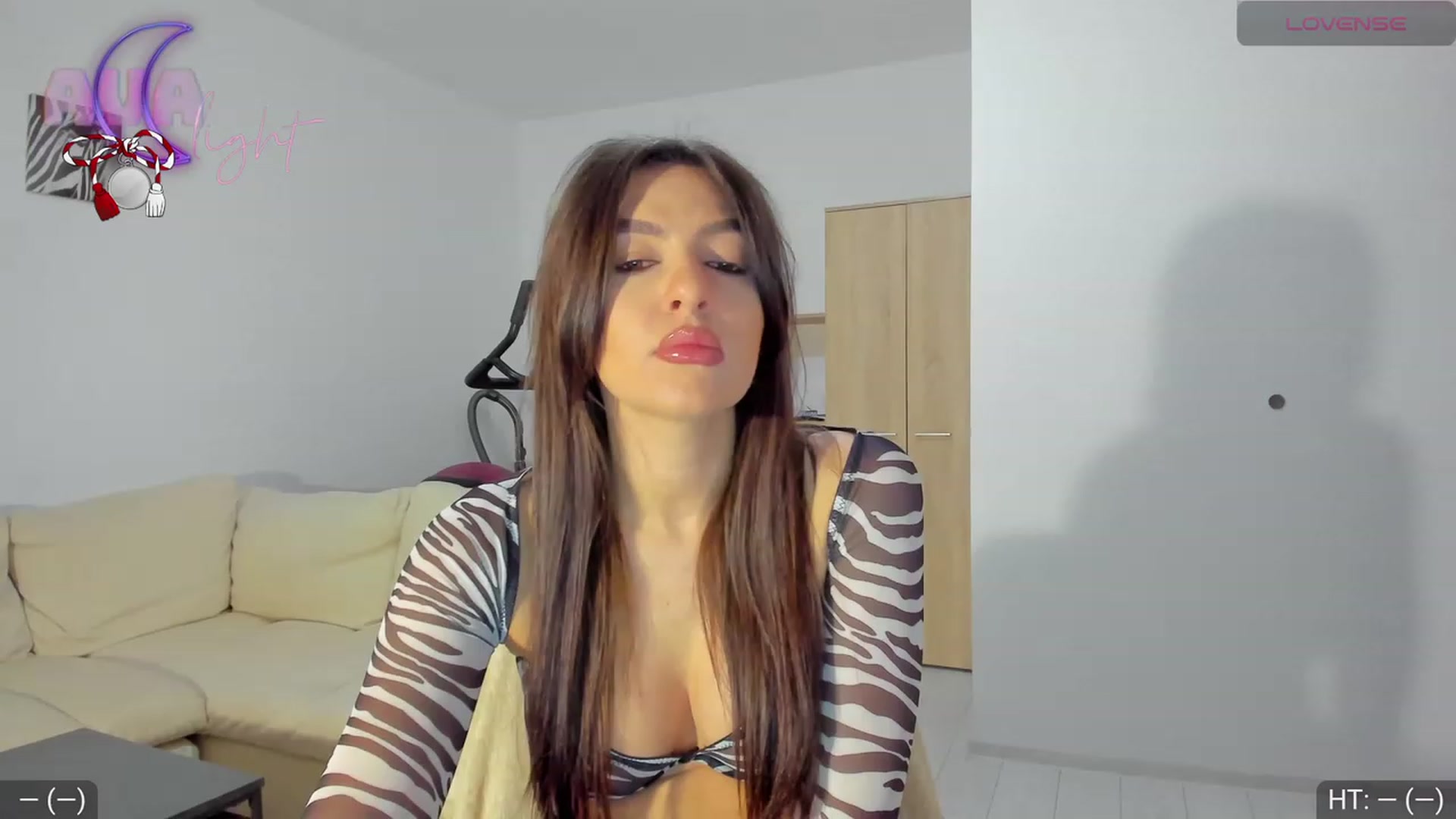 Gallery image thumbnail from AvaMoonlight's myfreecams stream on, 03/12/2024, 24:02 image 1 of 20