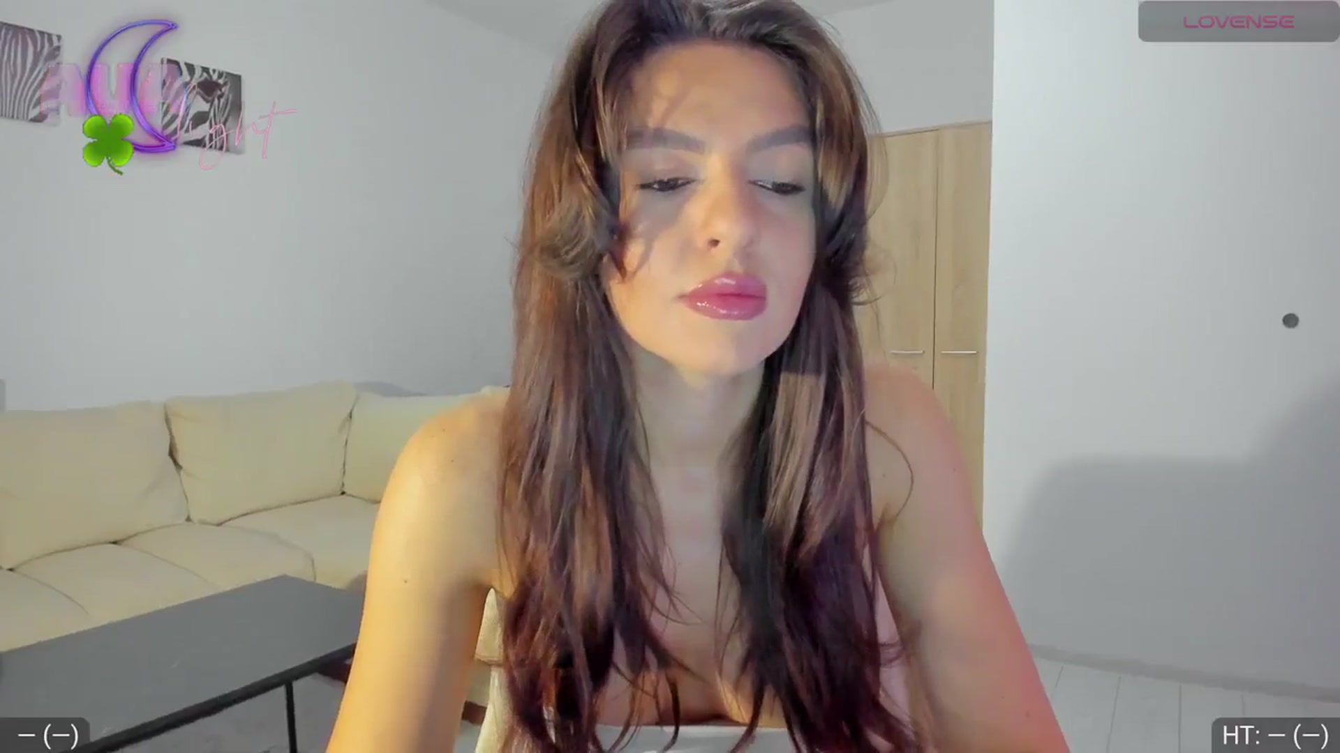 Gallery image thumbnail from AvaMoonlight's myfreecams stream on, 03/18/2024, 17:03 image 2 of 20