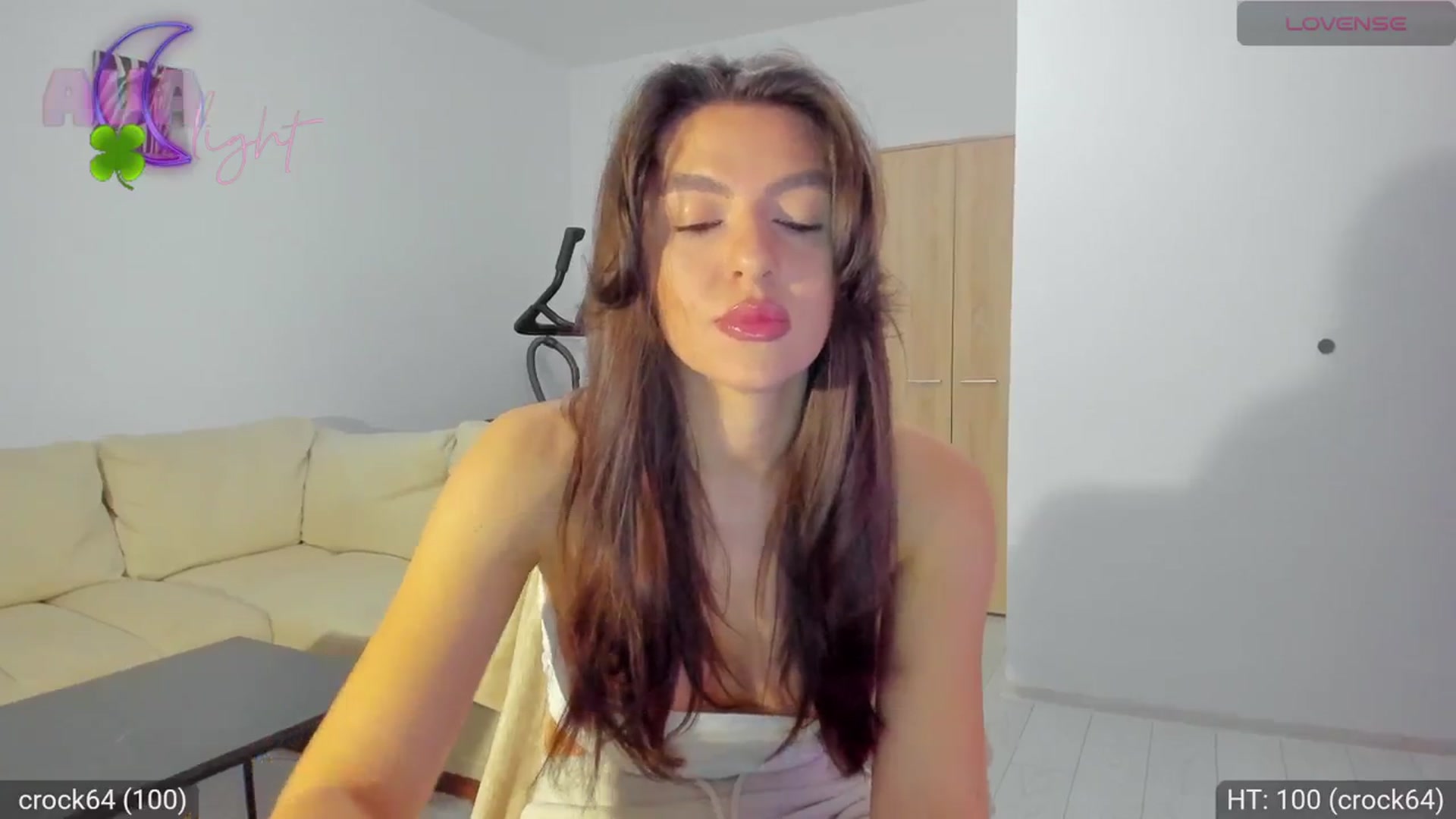 Gallery image thumbnail from AvaMoonlight's myfreecams stream on, 03/18/2024, 17:03 image 17 of 20