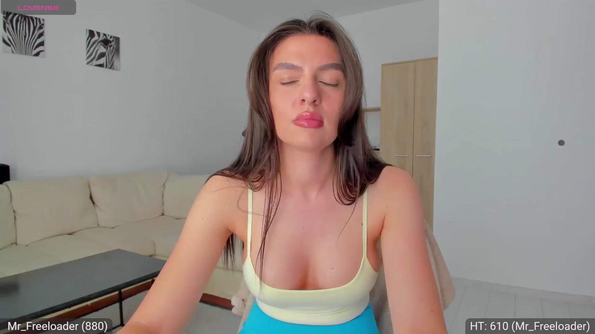 Gallery image thumbnail from AvaMoonlight's myfreecams stream on, 04/11/2024, 15:00 image 9 of 20