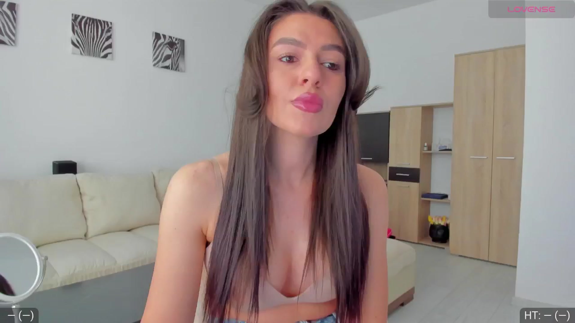 Gallery image thumbnail from AvaMoonlight's myfreecams stream on, 05/13/2024, 14:56 image 12 of 20