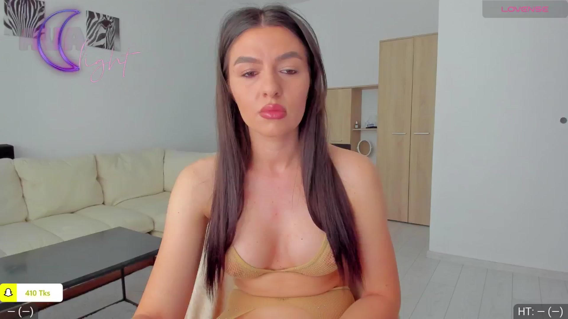 Gallery image thumbnail from AvaMoonlight's myfreecams stream on, 05/15/2024, 14:39 image 1 of 20