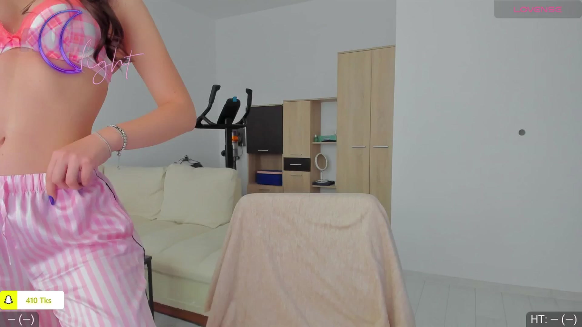 Gallery image thumbnail from AvaMoonlight's myfreecams stream on, 05/19/2024, 14:44 image 8 of 20