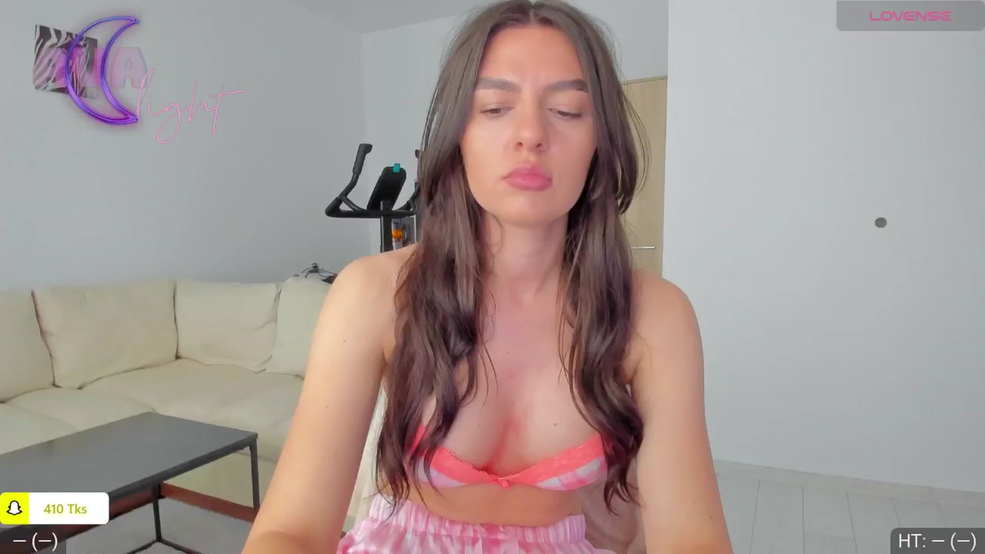 Gallery image thumbnail from AvaMoonlight's myfreecams stream on, 05/19/2024, 14:44 image 1 of 20
