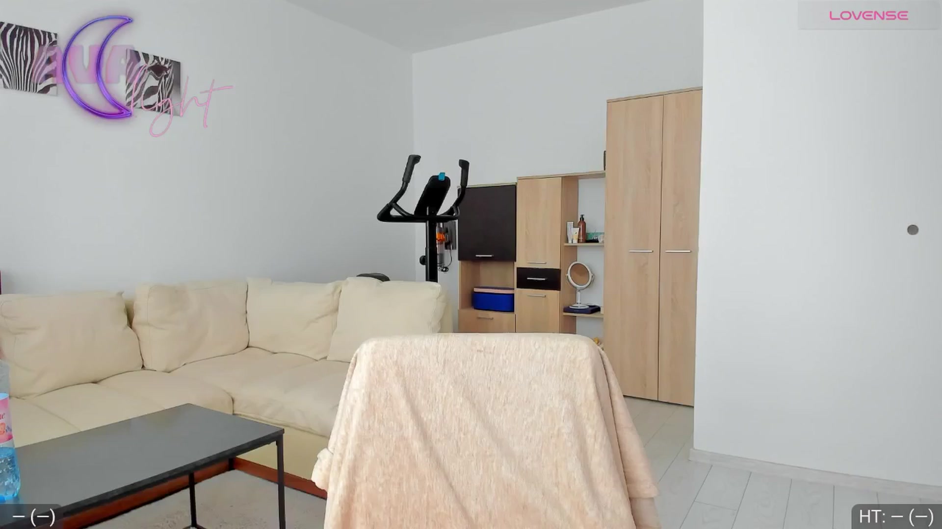 Gallery image thumbnail from AvaMoonlight's myfreecams stream on, 06/02/2024, 16:09 image 2 of 20