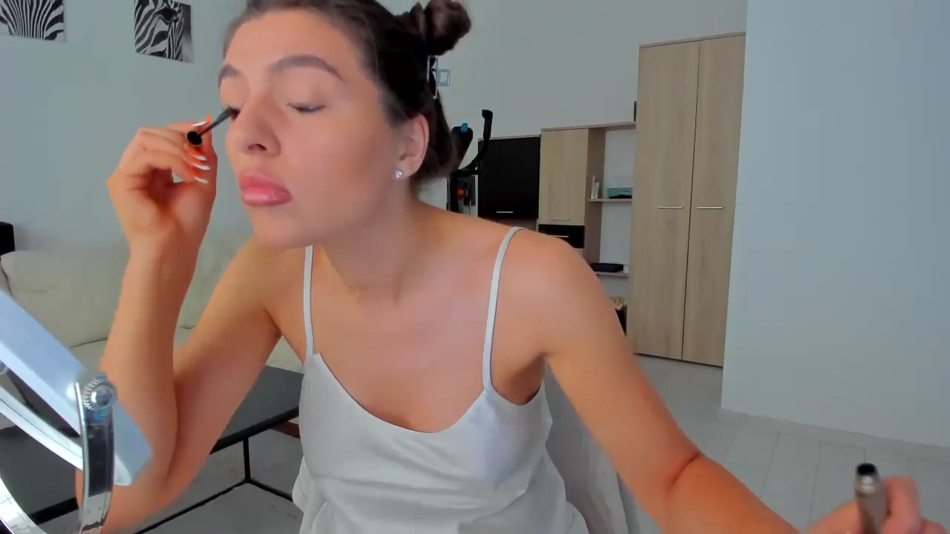 Gallery image thumbnail from AvaMoonlight's myfreecams stream on, 06/07/2024, 15:04 image 12 of 20