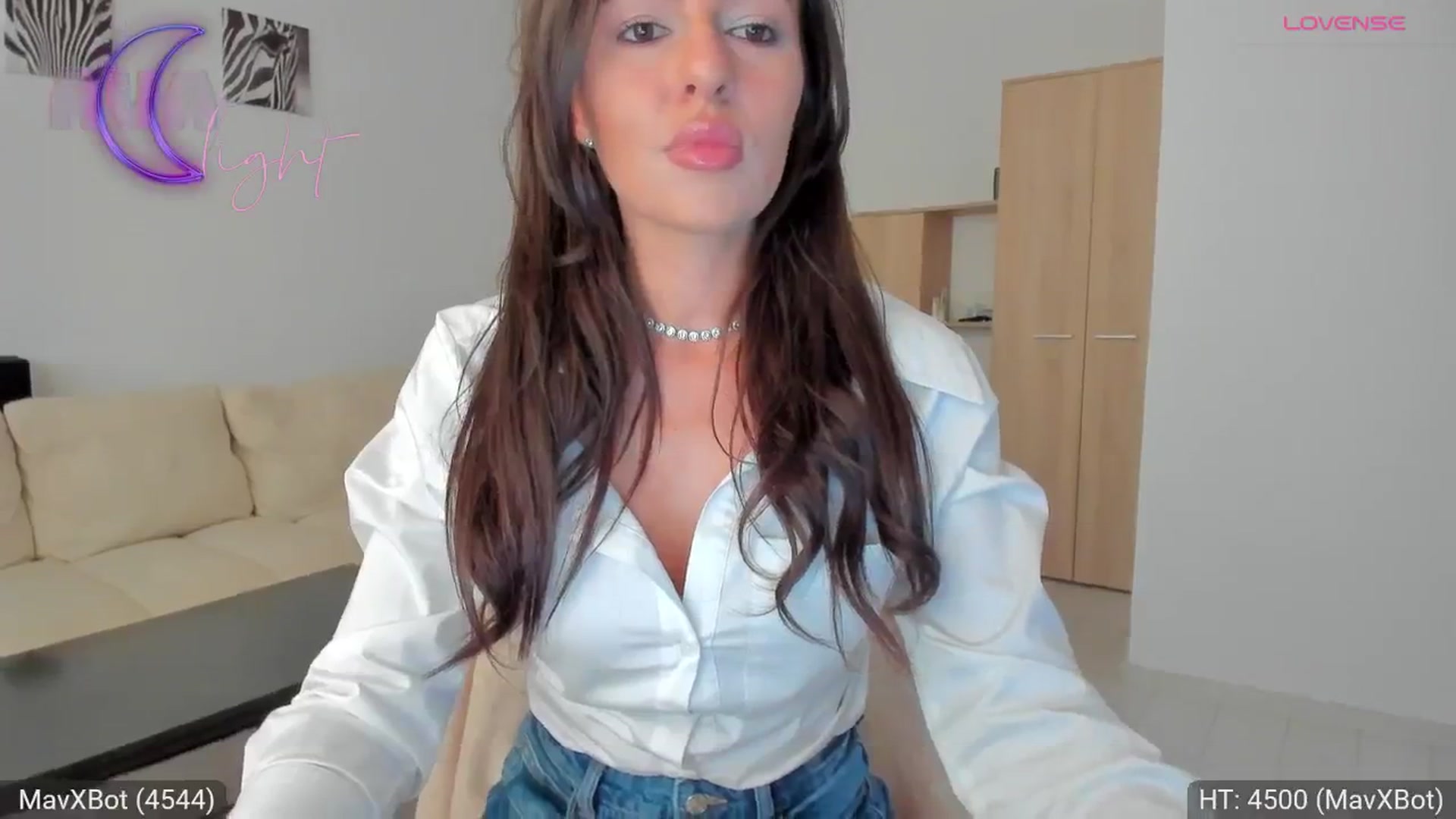 Gallery image thumbnail from AvaMoonlight's myfreecams stream on, 06/15/2024, 17:35 image 18 of 20