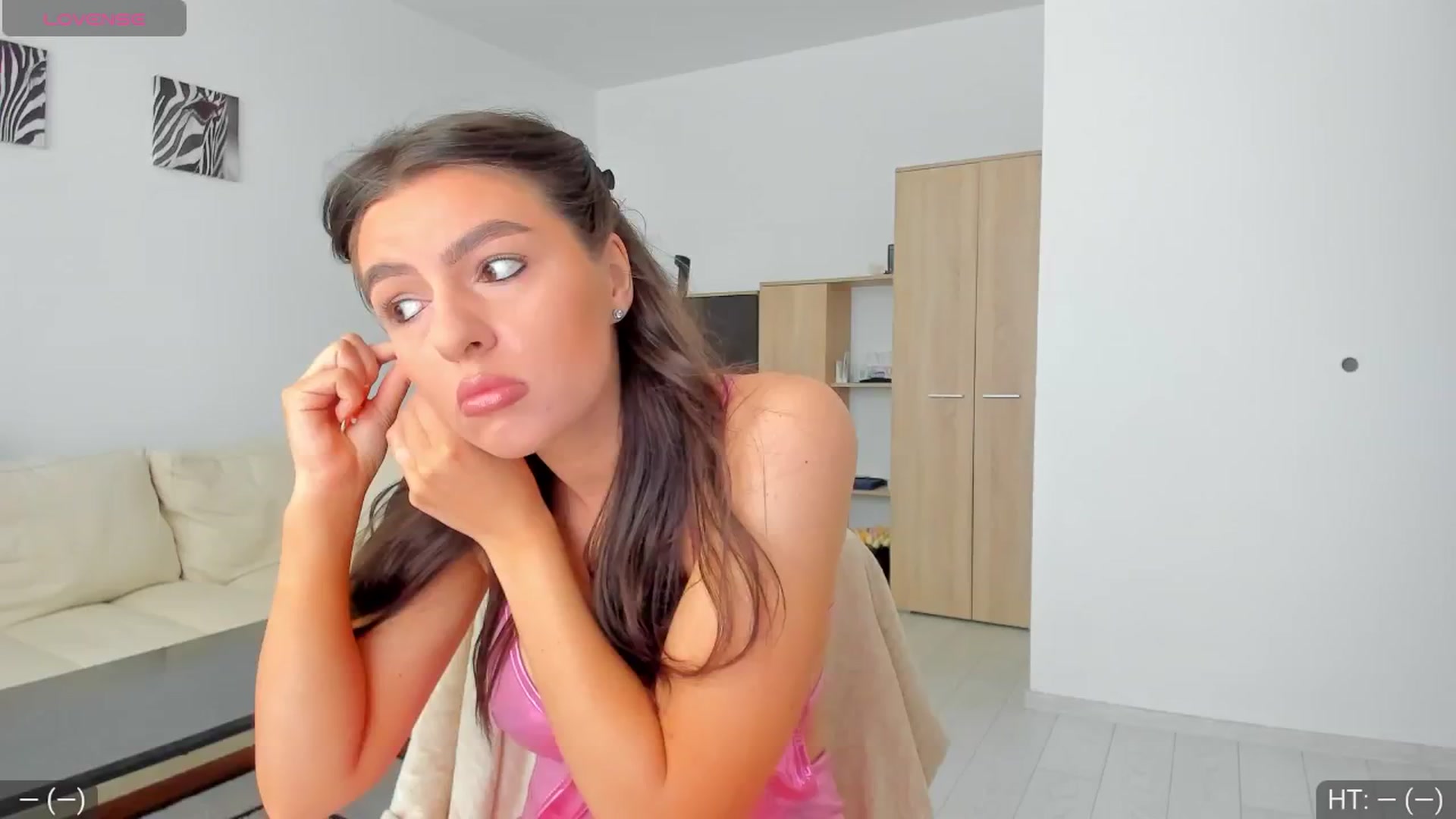 Gallery image thumbnail from AvaMoonlight's myfreecams stream on, 06/16/2024, 16:06 image 1 of 20