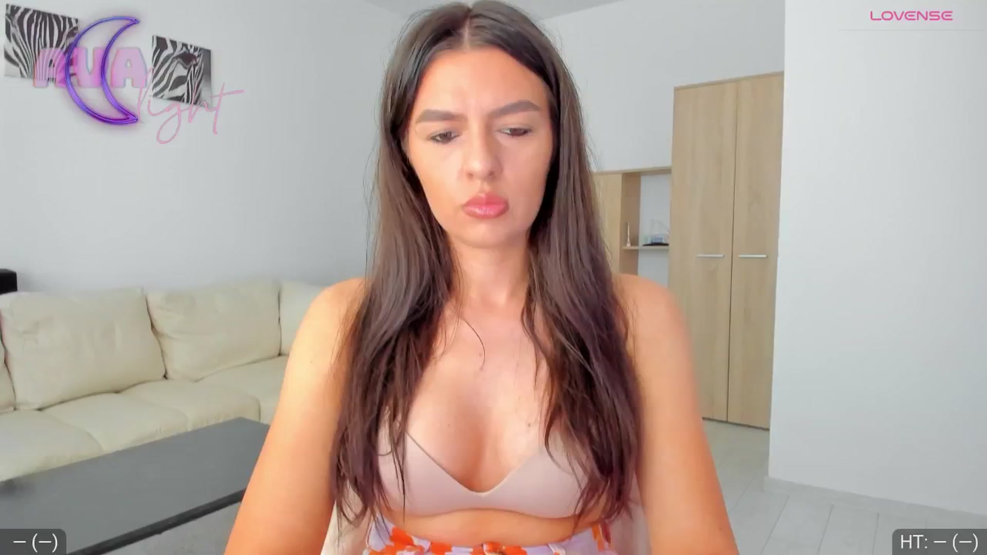 Gallery image thumbnail from AvaMoonlight's myfreecams stream on, 06/17/2024, 16:04 image 6 of 20