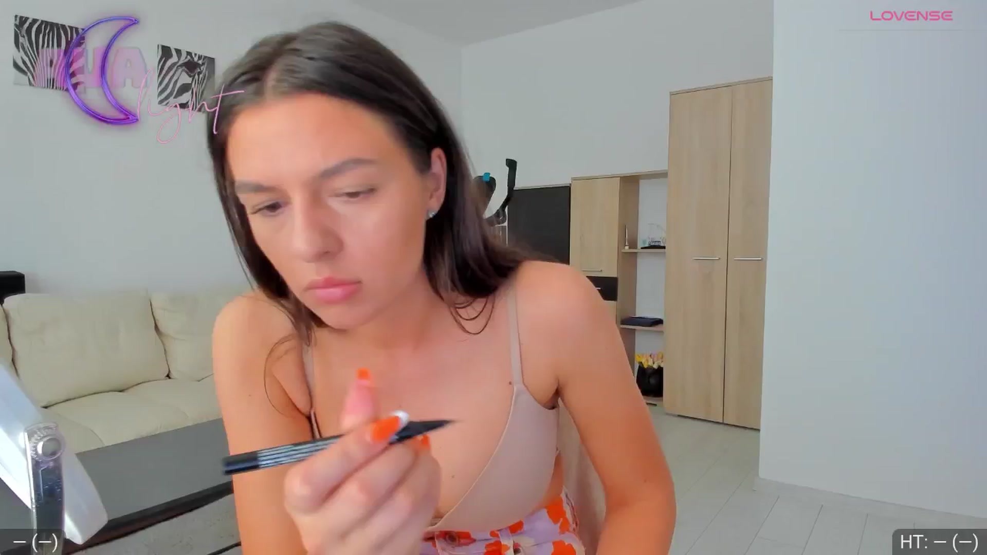 Gallery image thumbnail from AvaMoonlight's myfreecams stream on, 06/17/2024, 16:04 image 2 of 20