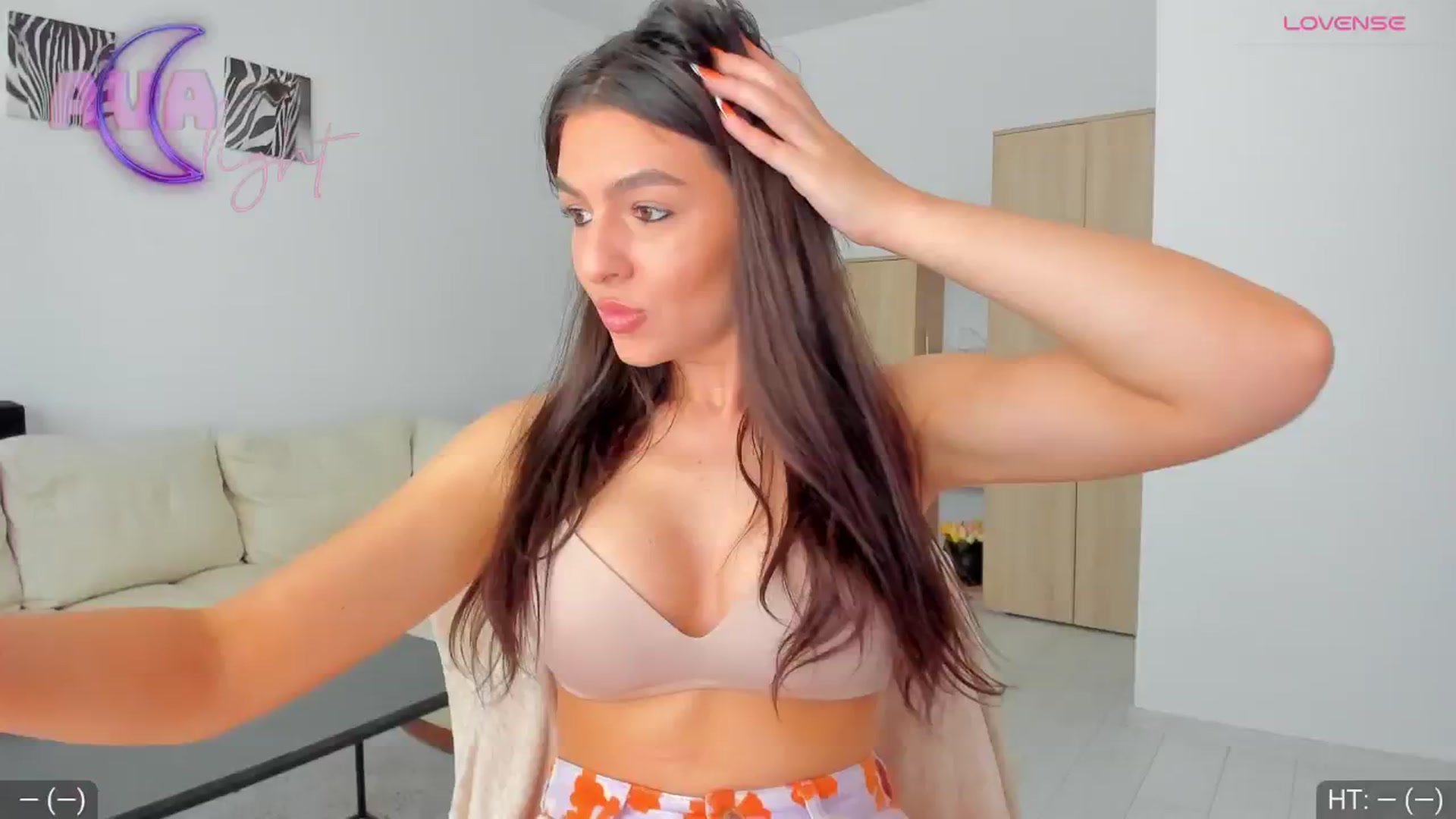 Gallery image thumbnail from AvaMoonlight's myfreecams stream on, 06/17/2024, 16:04 image 5 of 20