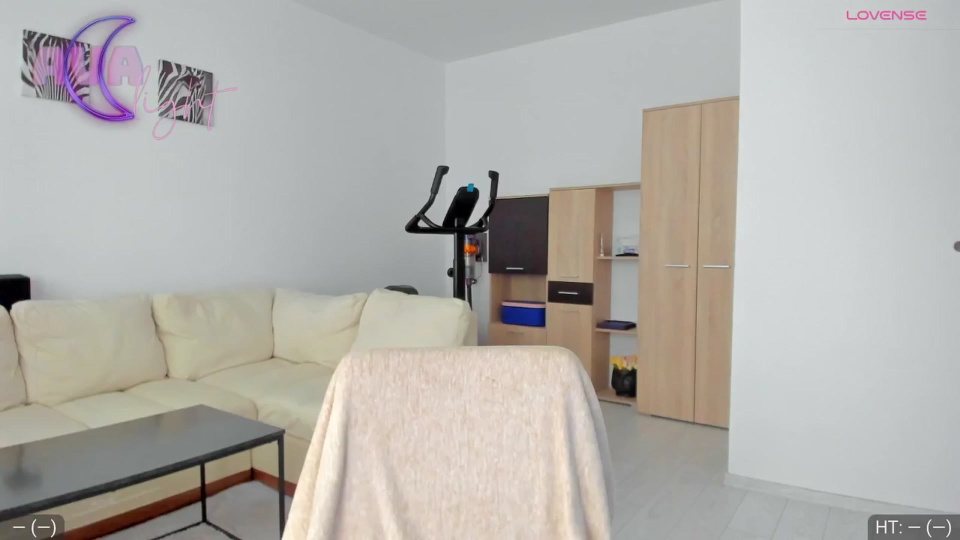 Gallery image thumbnail from AvaMoonlight's myfreecams stream on, 06/20/2024, 16:09 image 3 of 20